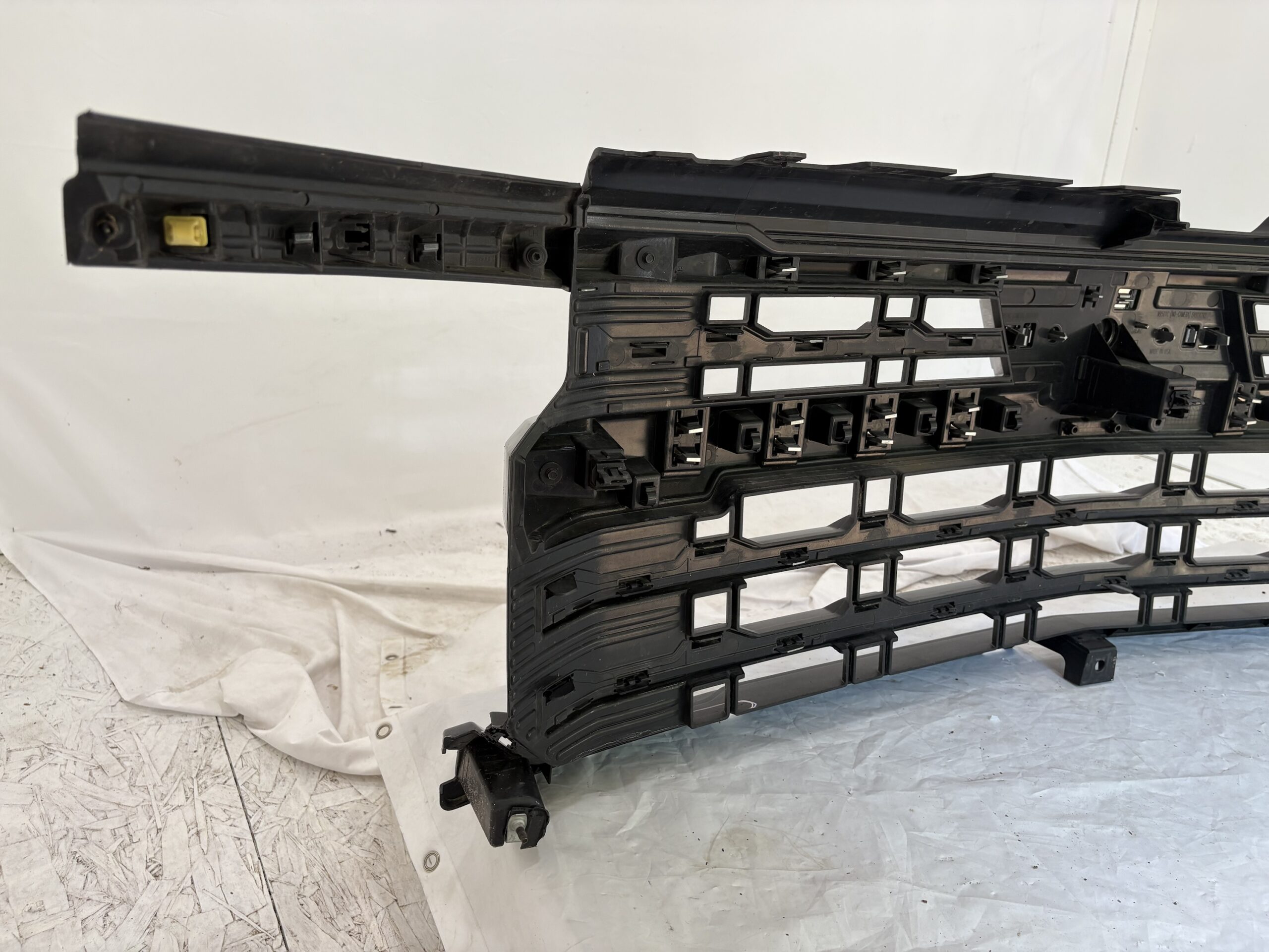 2022-2025 Chevrolet Silverado Grille