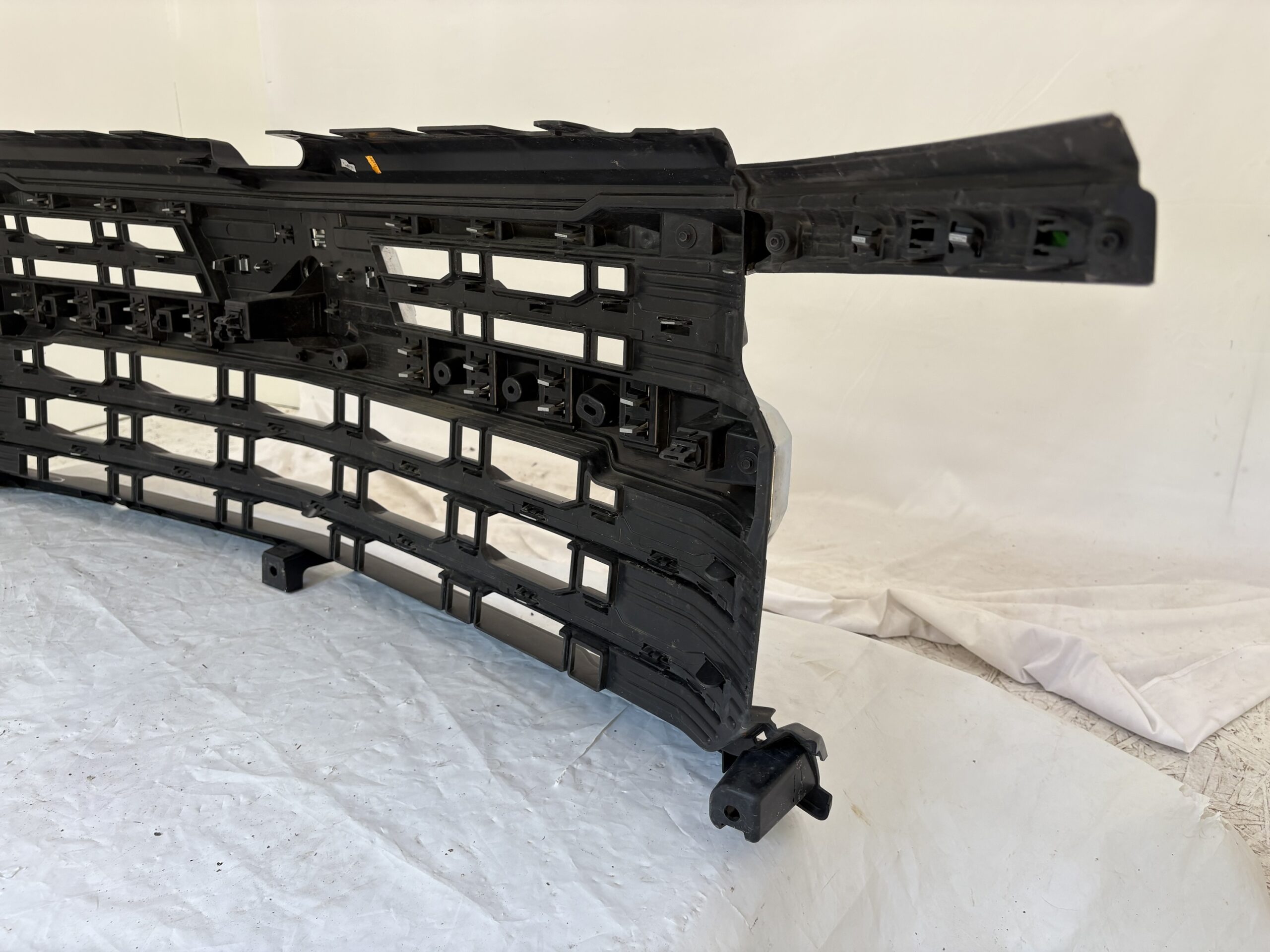 2022-2025 Chevrolet Silverado Grille