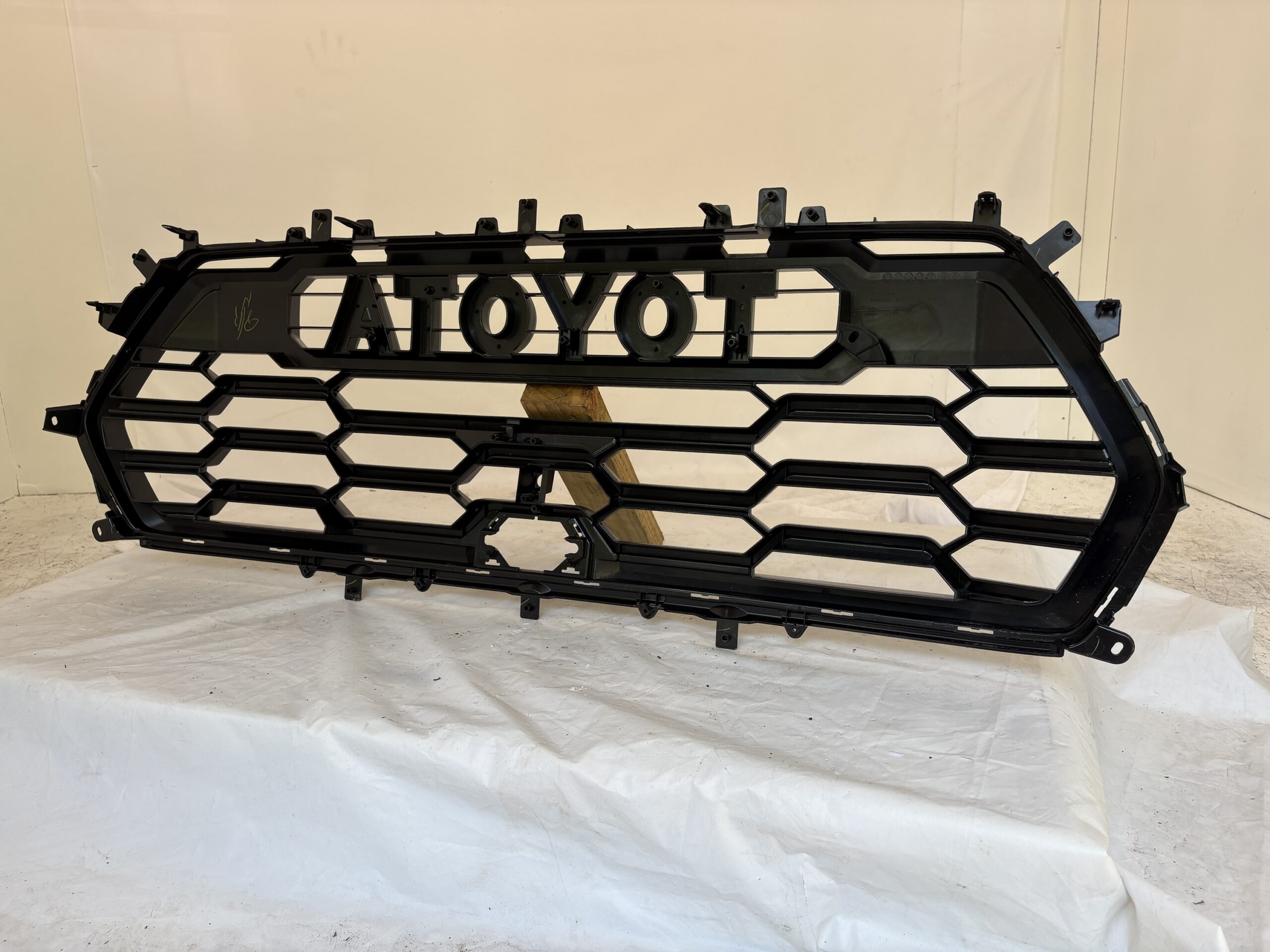 2022-2025 Toyota Sequoia Grille