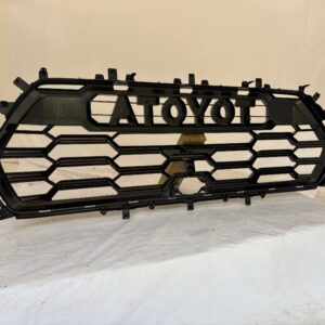 2022-2025 Toyota Sequoia Grille - Image 7