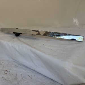 2016-2019 Ford Explorer Lift gate Molding - Image 2