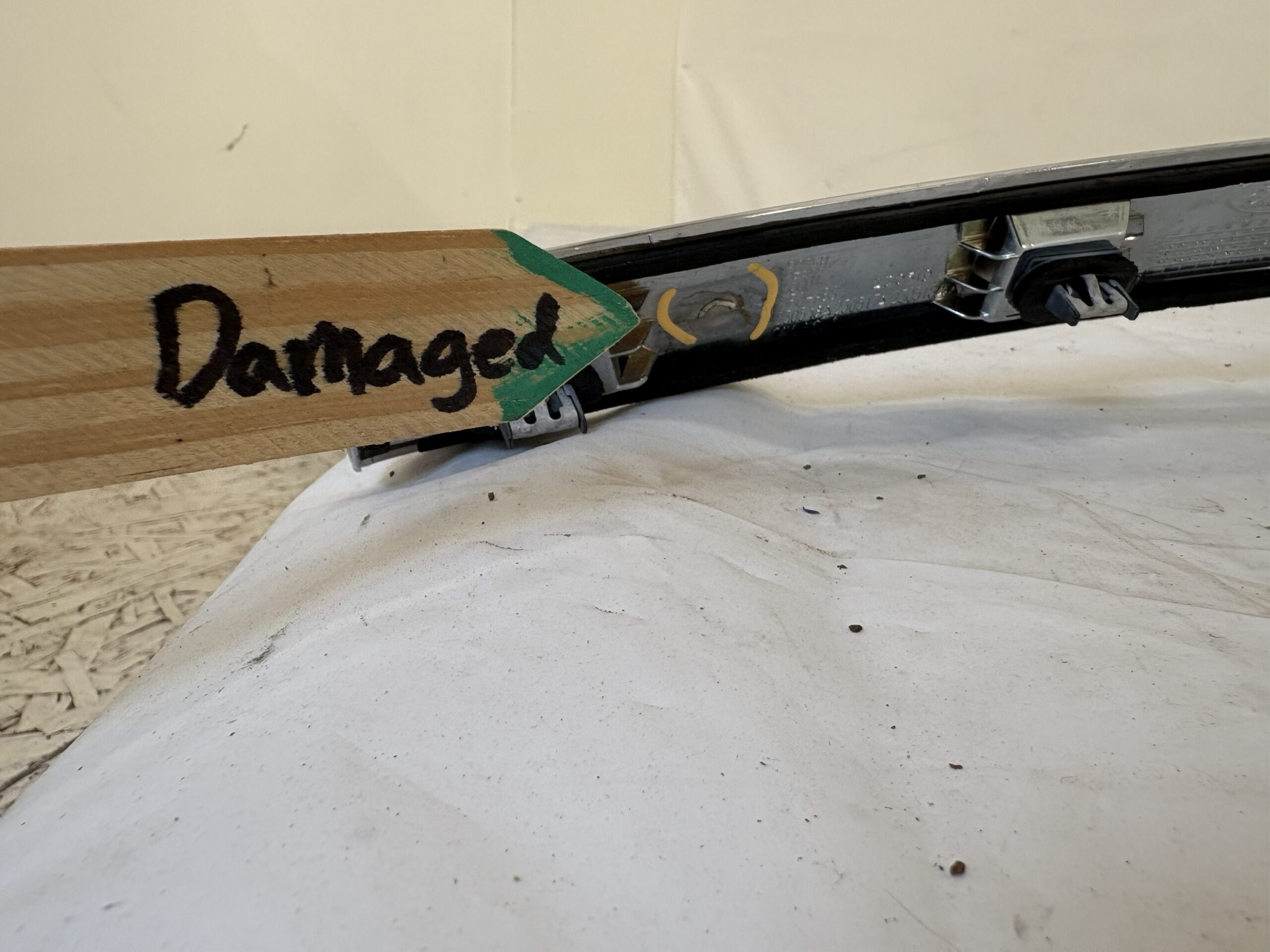 2016-2019 Ford Explorer Lift gate Molding