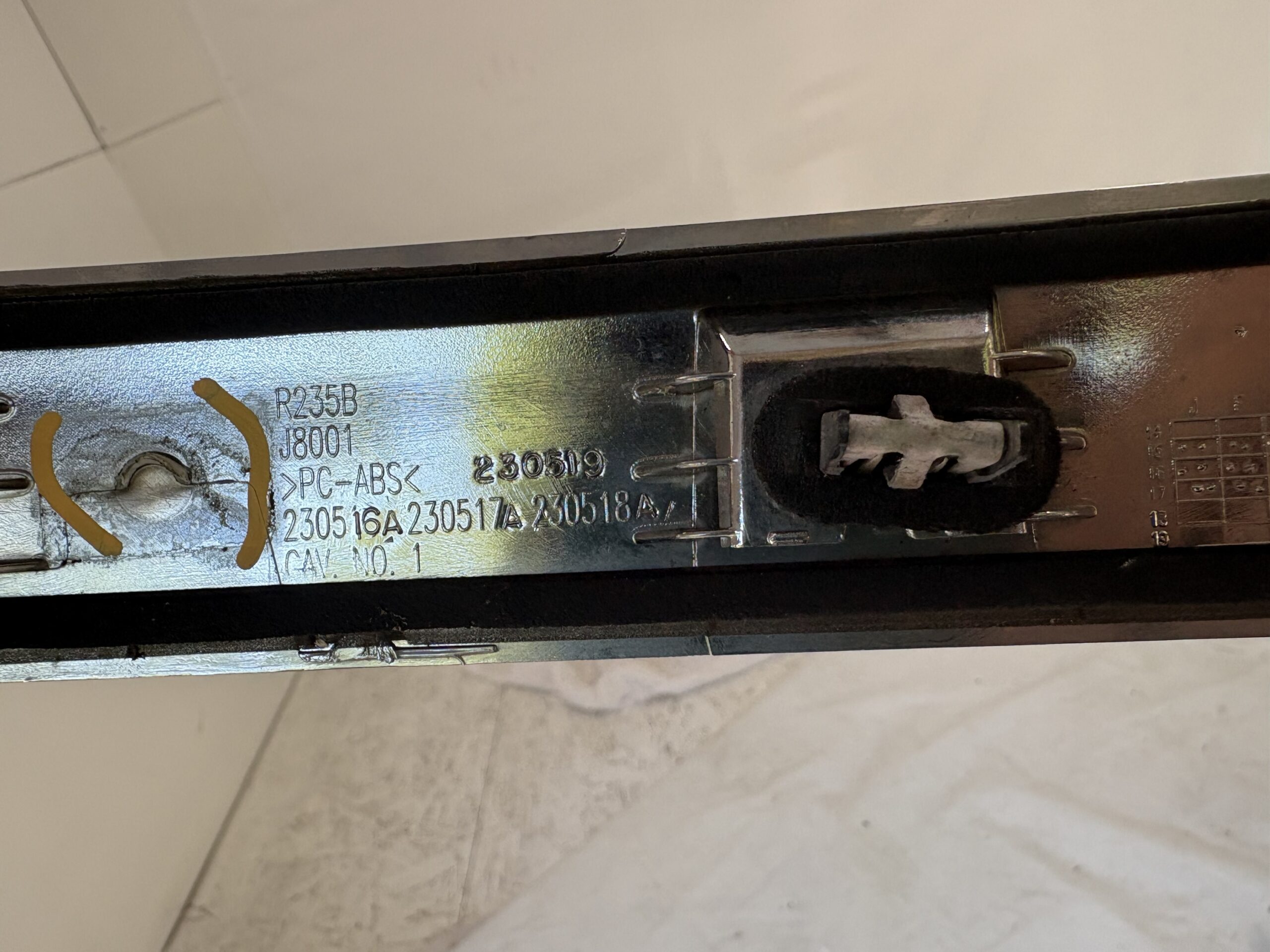 2016-2019 Ford Explorer Lift gate Molding