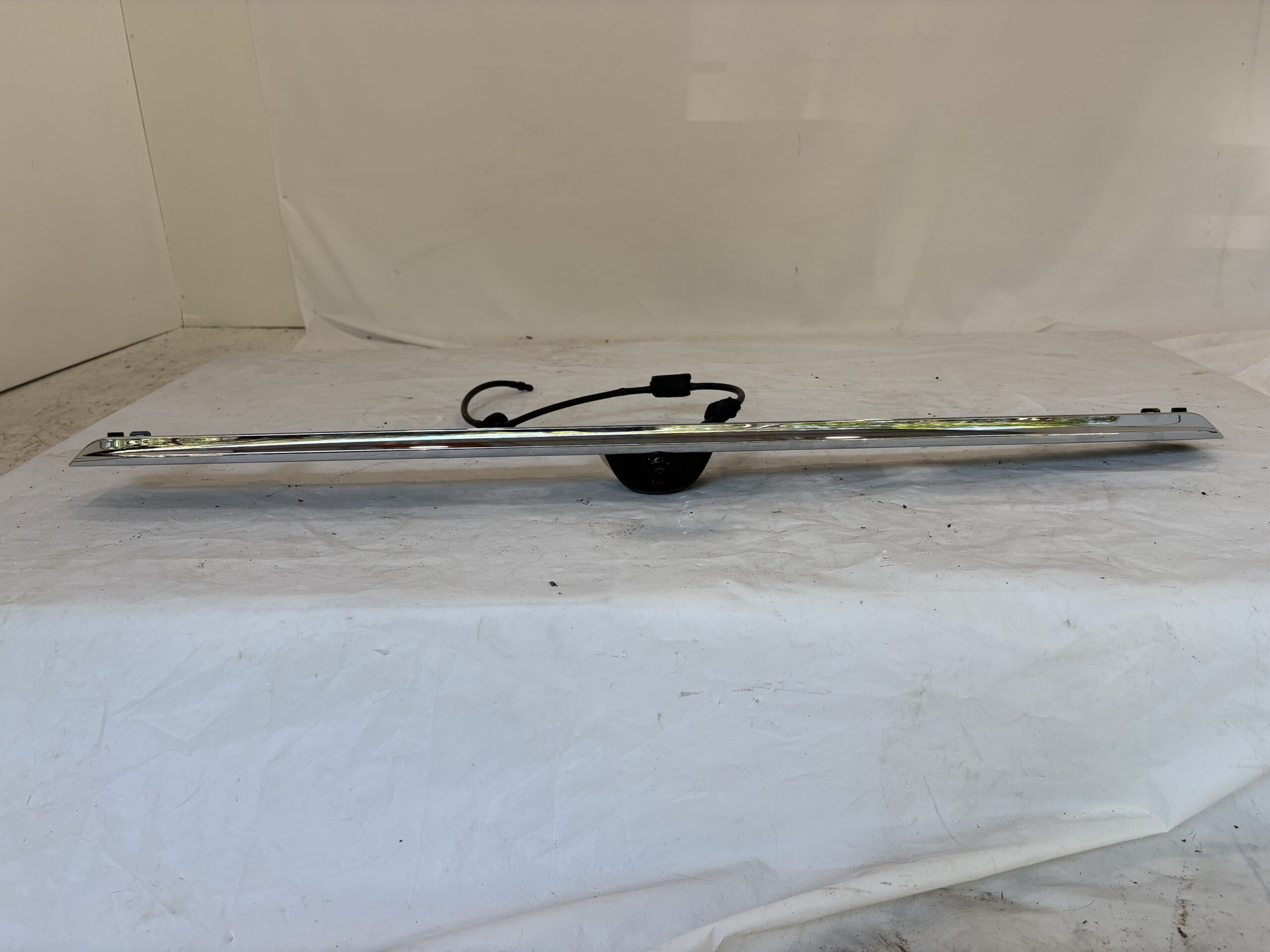2020-2023 Lincoln Aviator Lift Gate Molding
