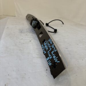 2020-2023 Lincoln Aviator Lift Gate Molding - Image 3