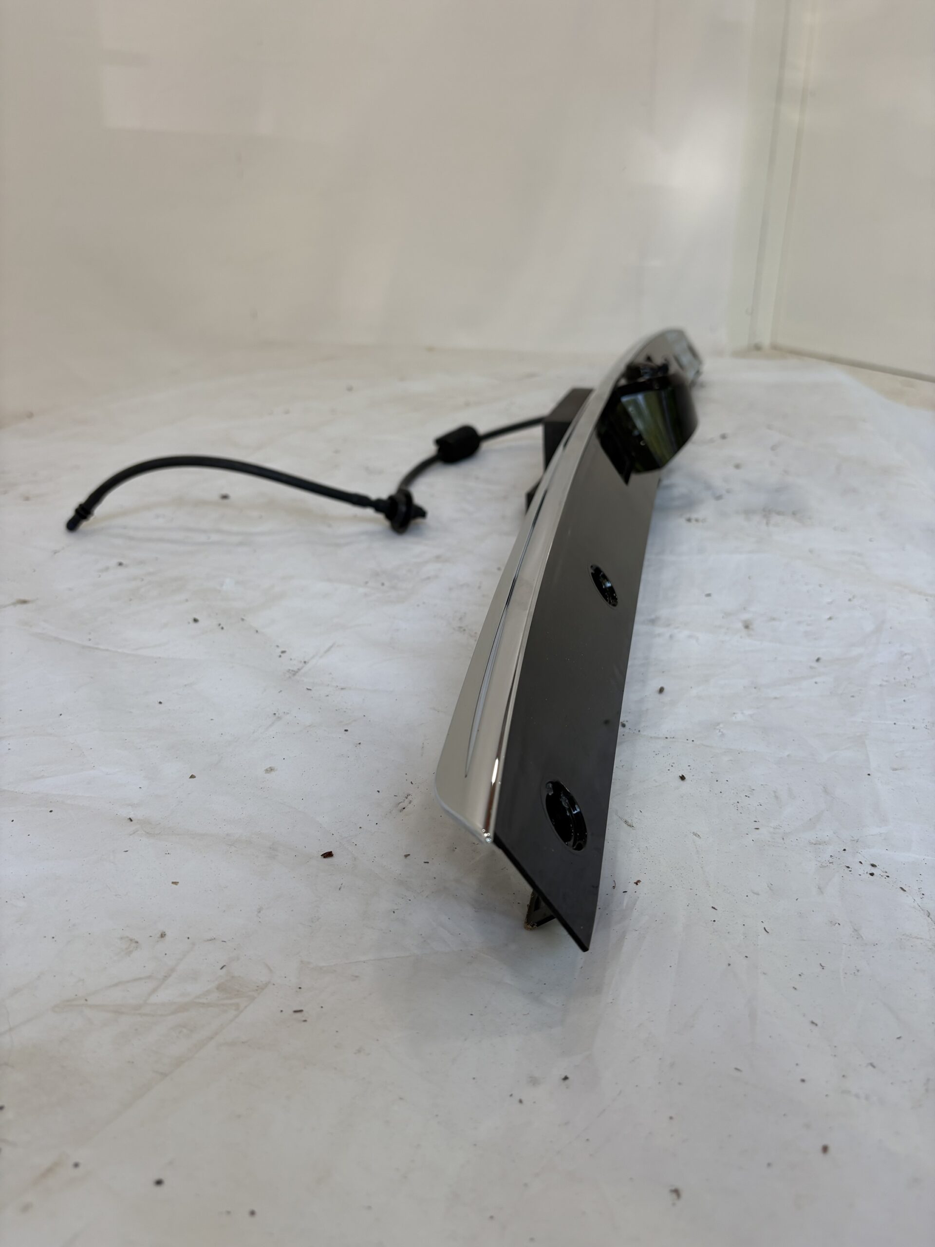 2020-2023 Lincoln Aviator Lift Gate Molding