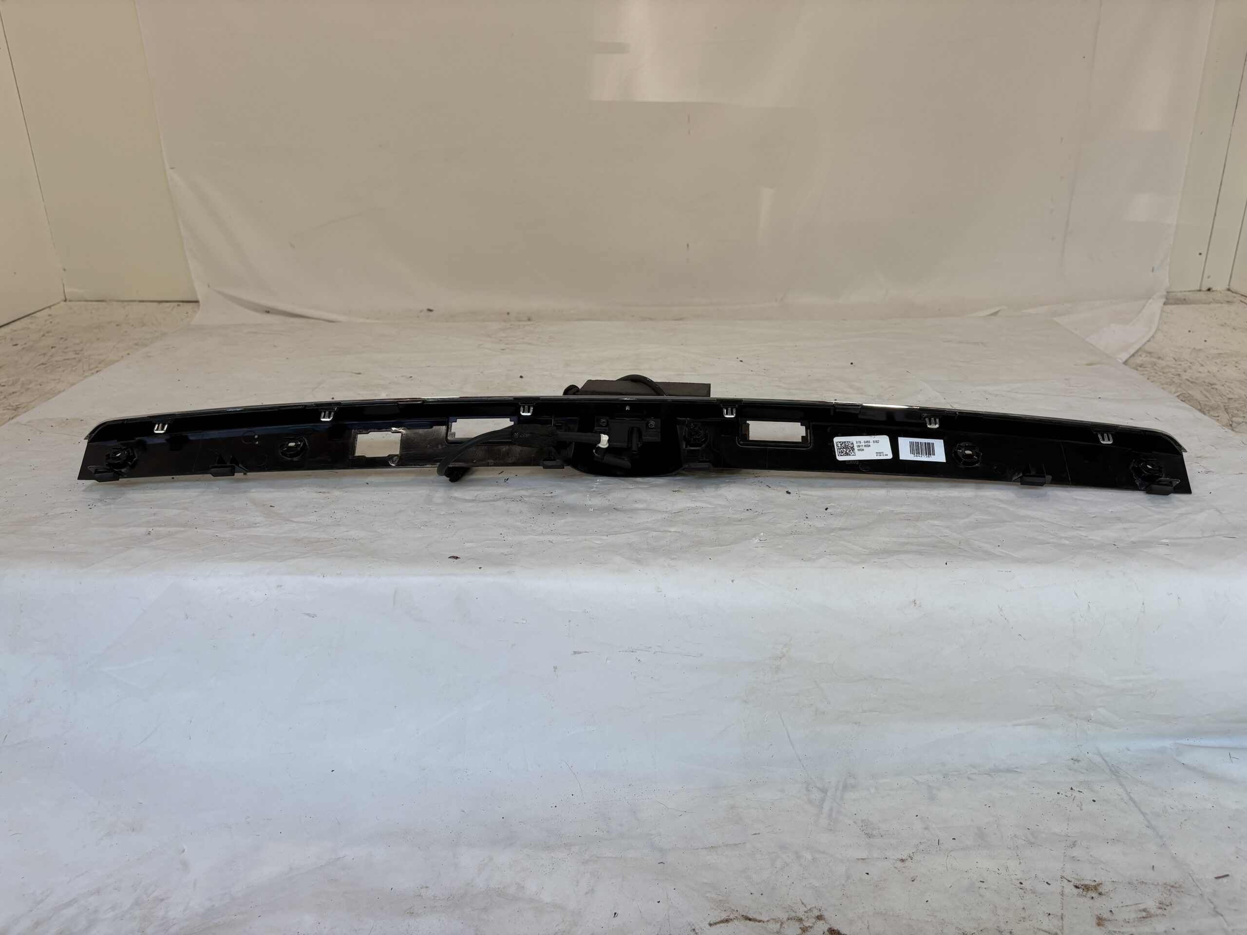 2020-2023 Lincoln Aviator Lift Gate Molding