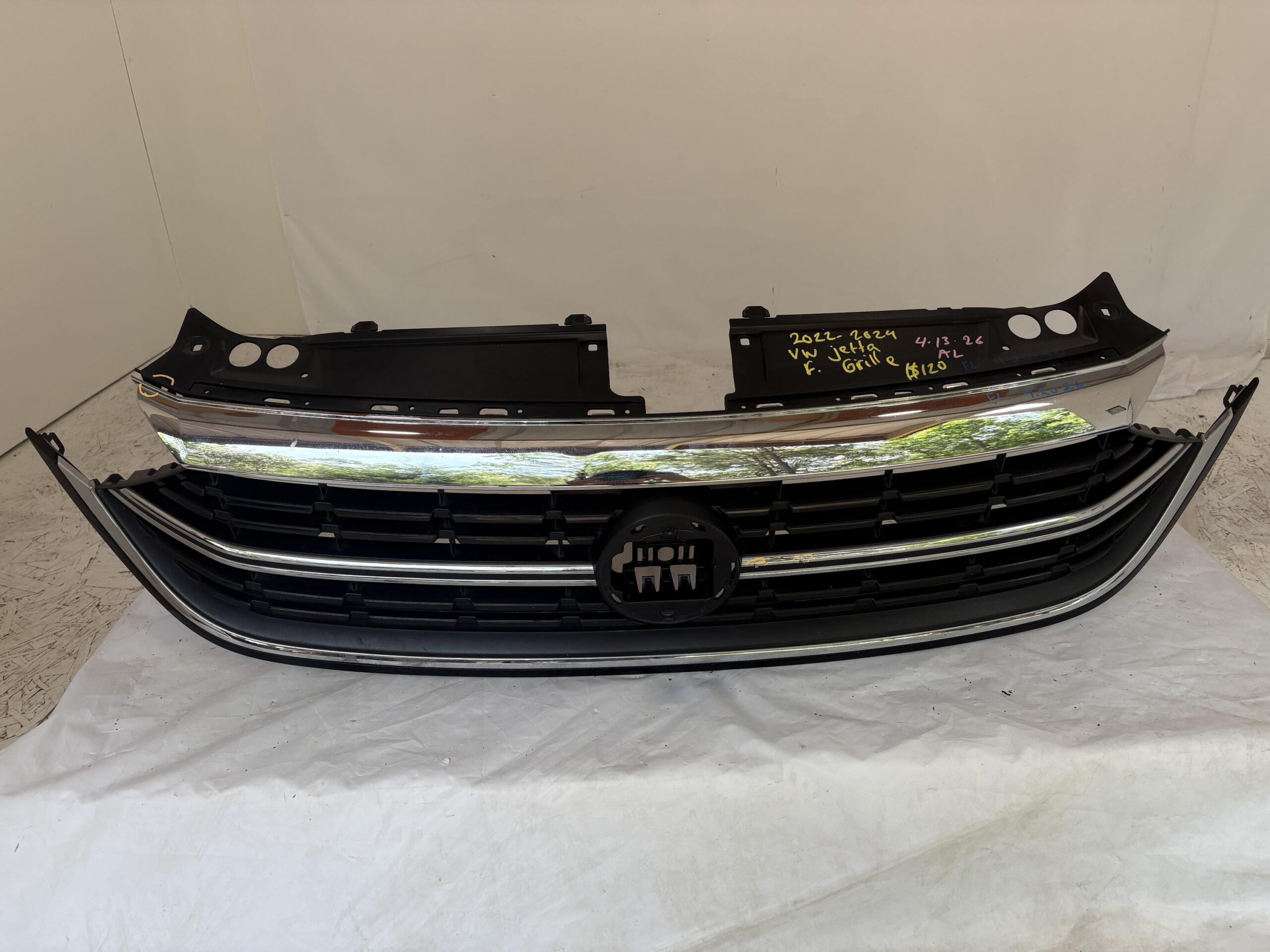 2022-2024 Volkswagen Jetta Grille