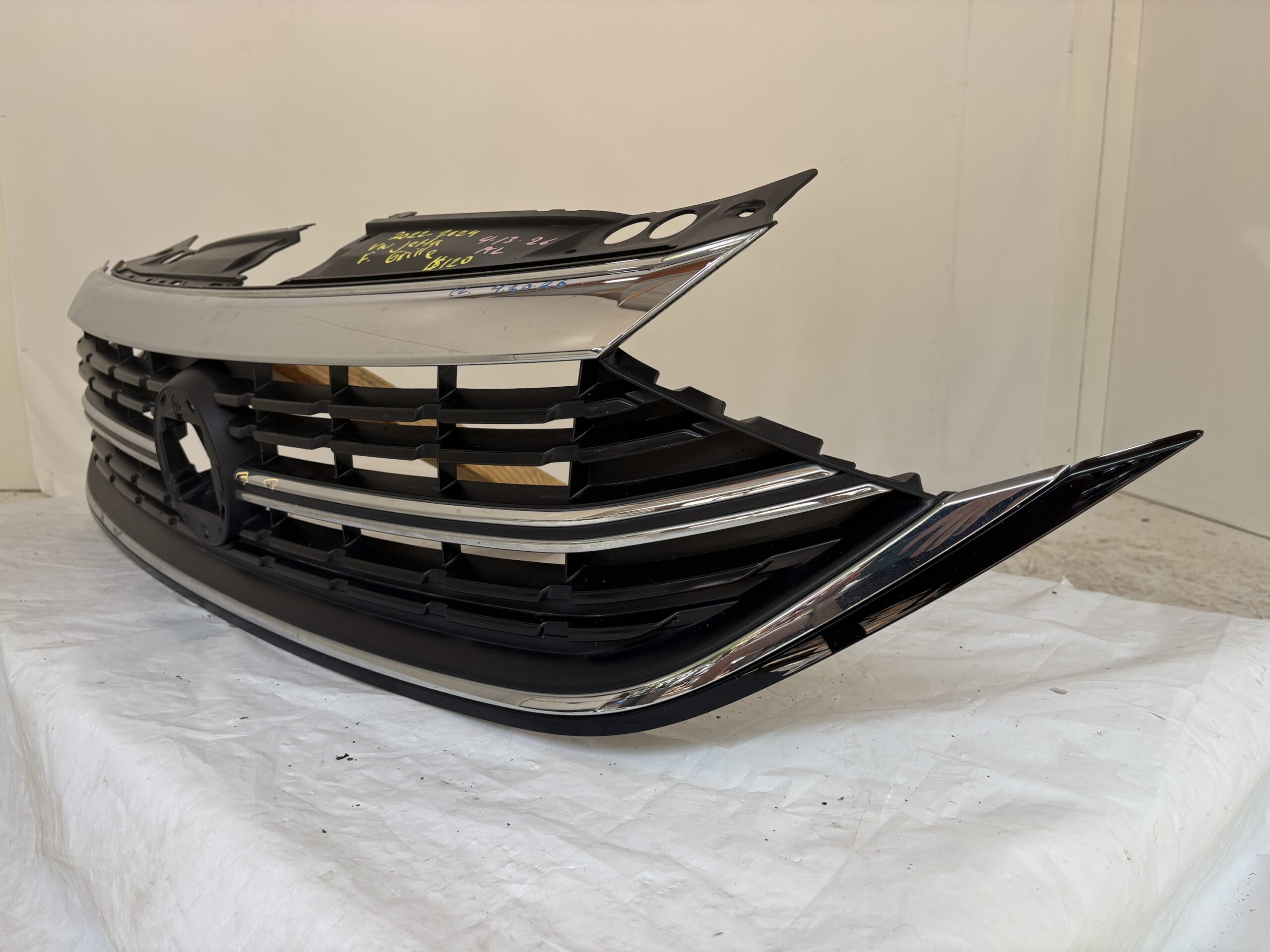 2022-2024 Volkswagen Jetta Grille