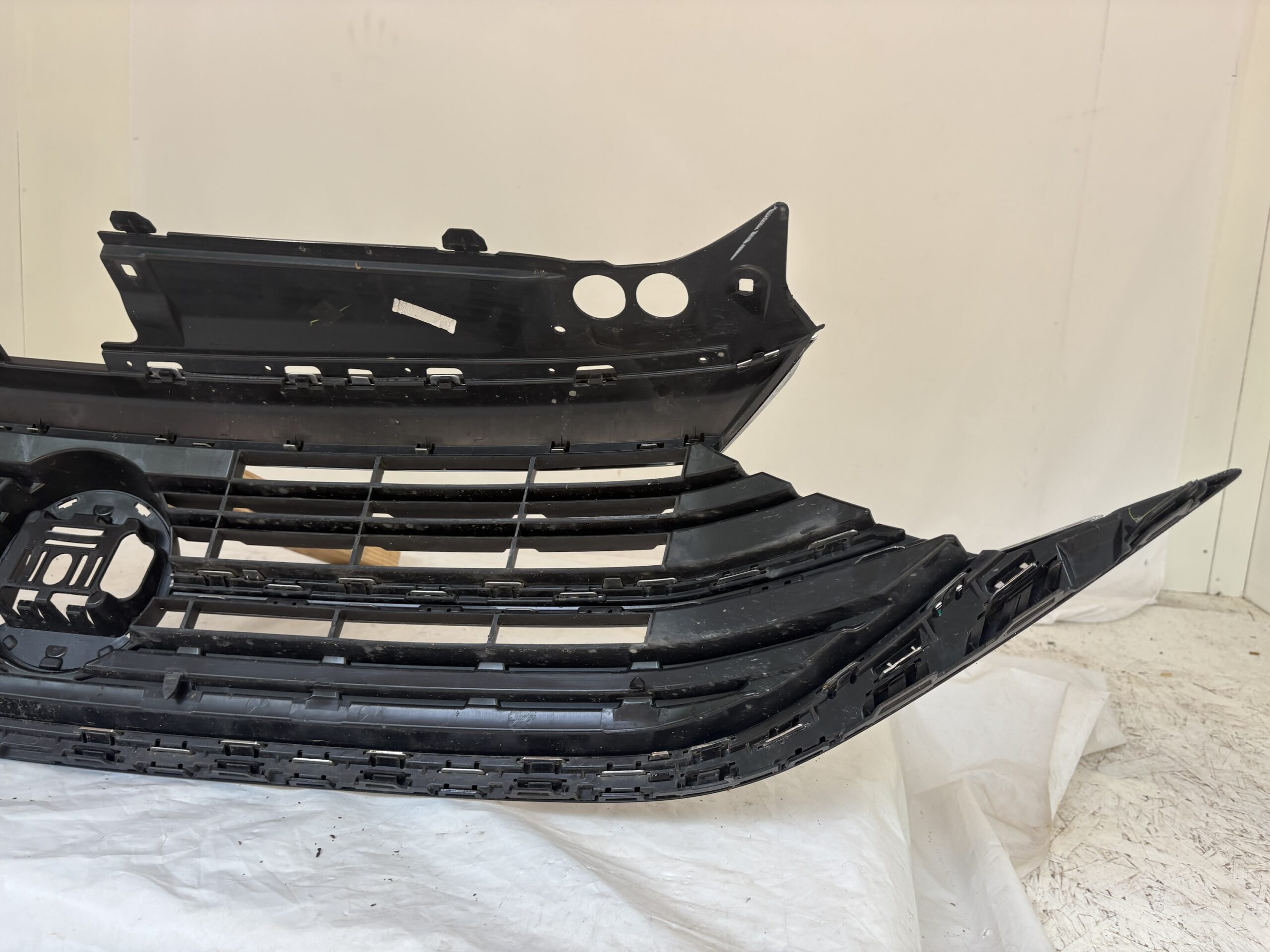 2022-2024 Volkswagen Jetta Grille