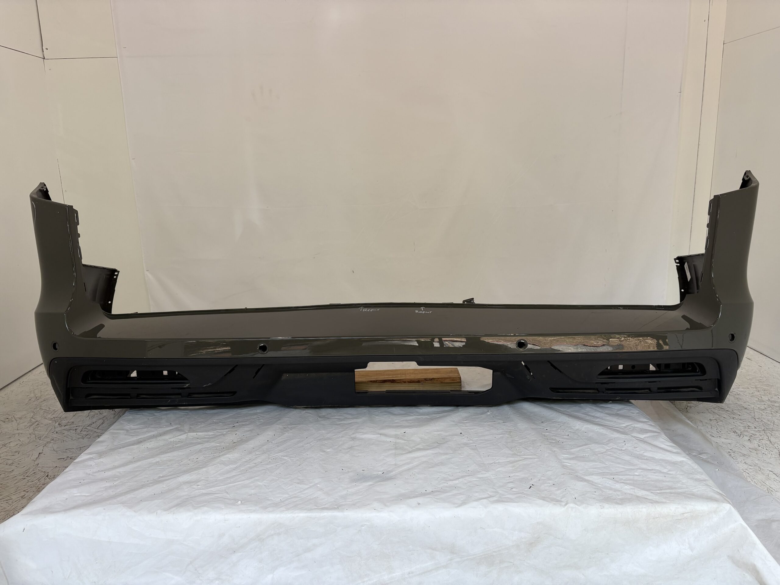 2025-2026 Ford Expedition Rear Bumper