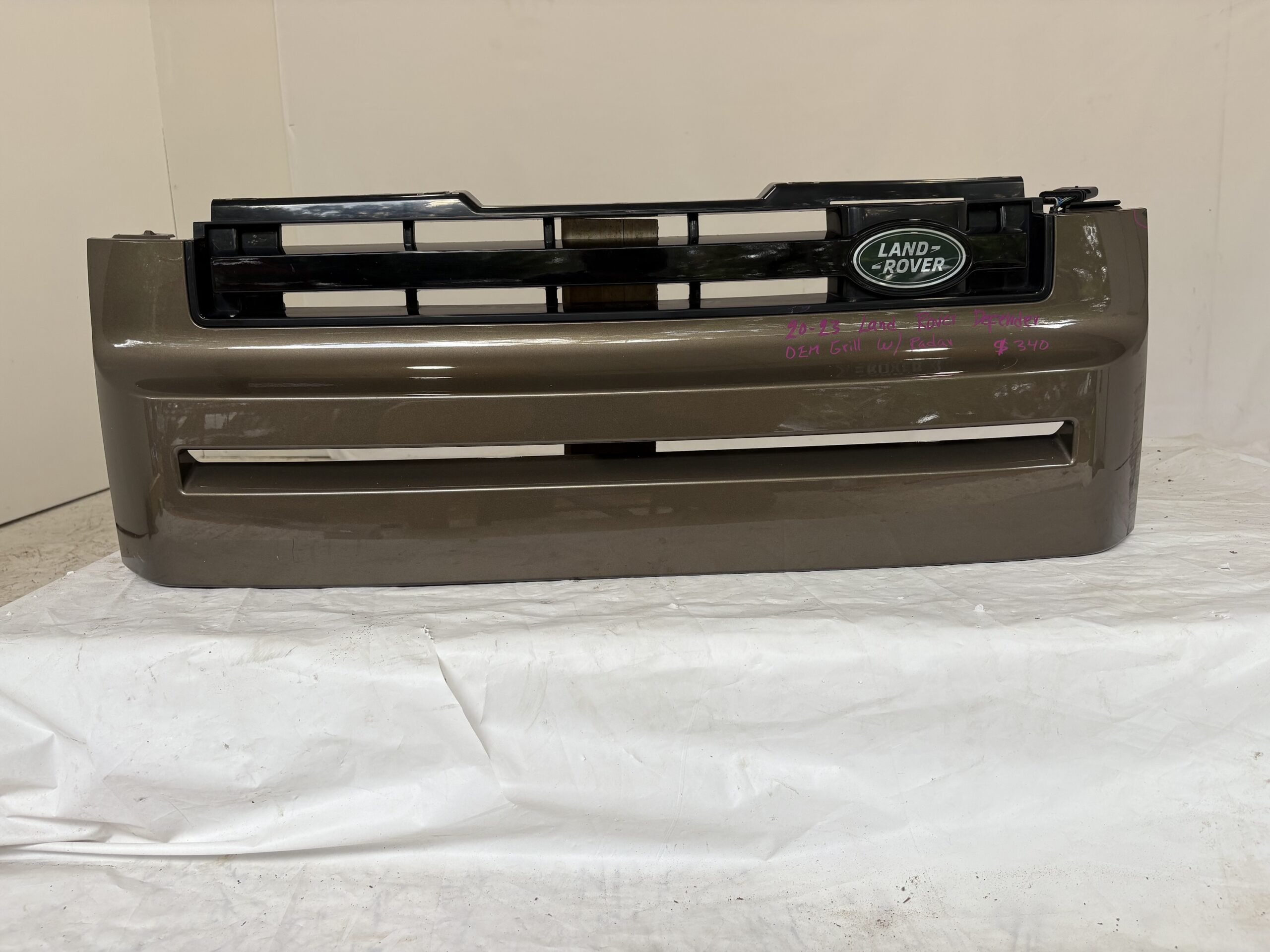 2020-2023 Land Rover Defender Grille