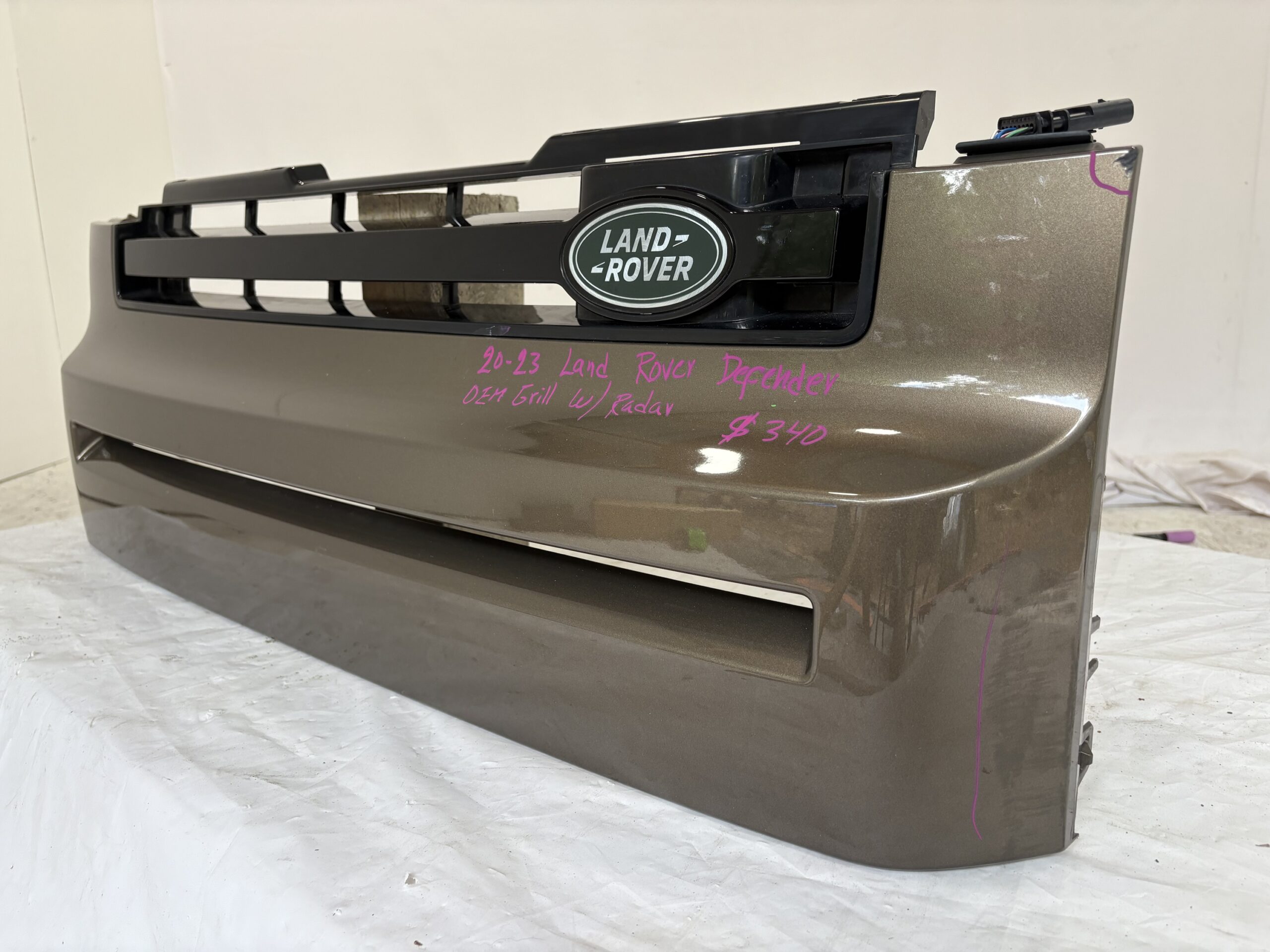 2020-2023 Land Rover Defender Grille
