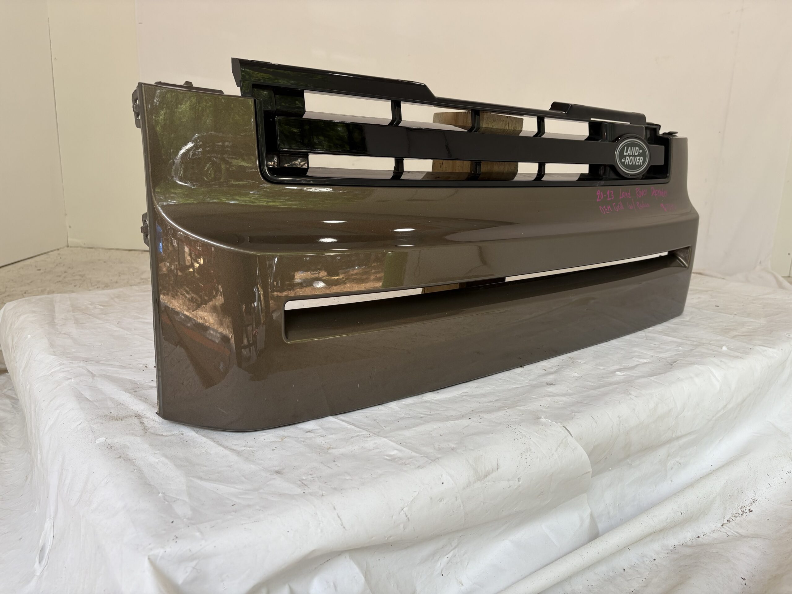 2020-2023 Land Rover Defender Grille