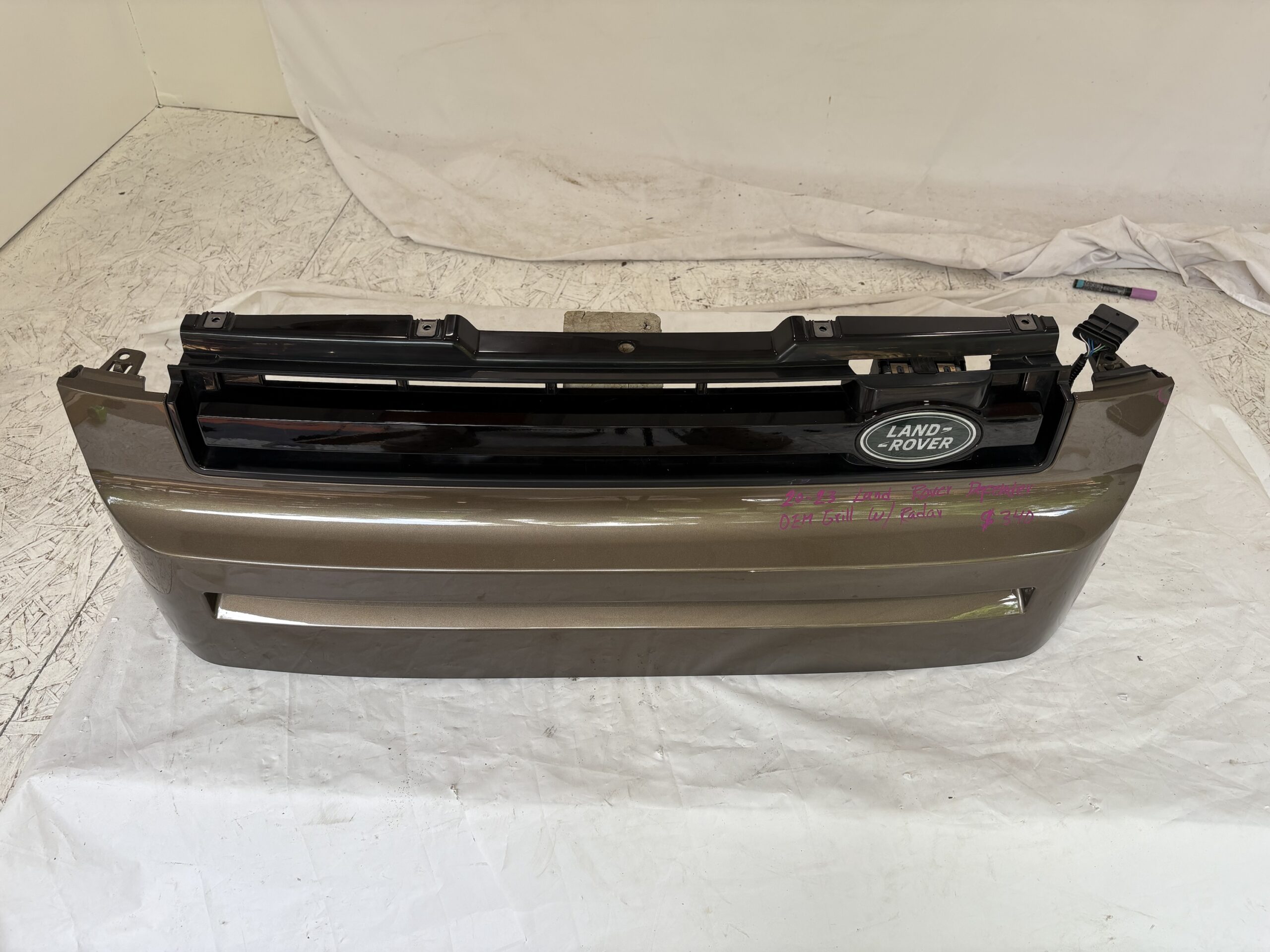 2020-2023 Land Rover Defender Grille