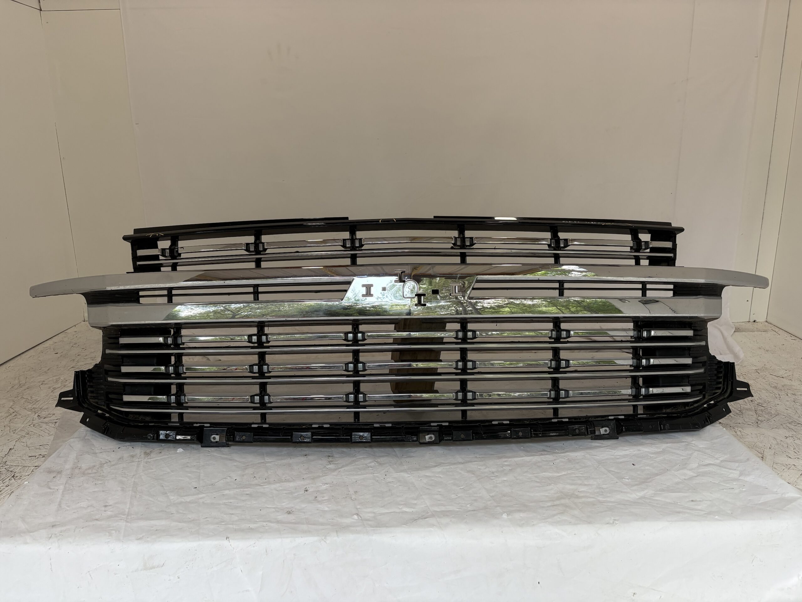 2021-2024 Chevrolet Suburban & Tahoe Grille