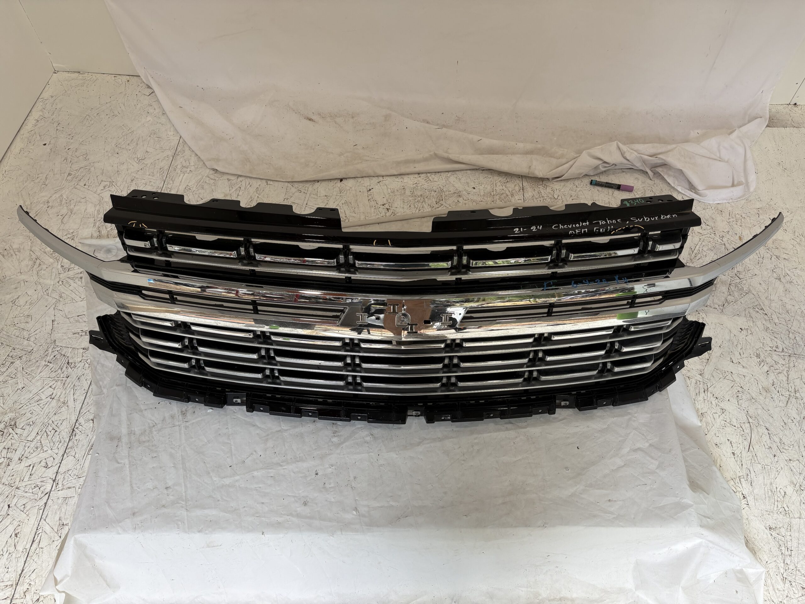 2021-2024 Chevrolet Suburban & Tahoe Grille