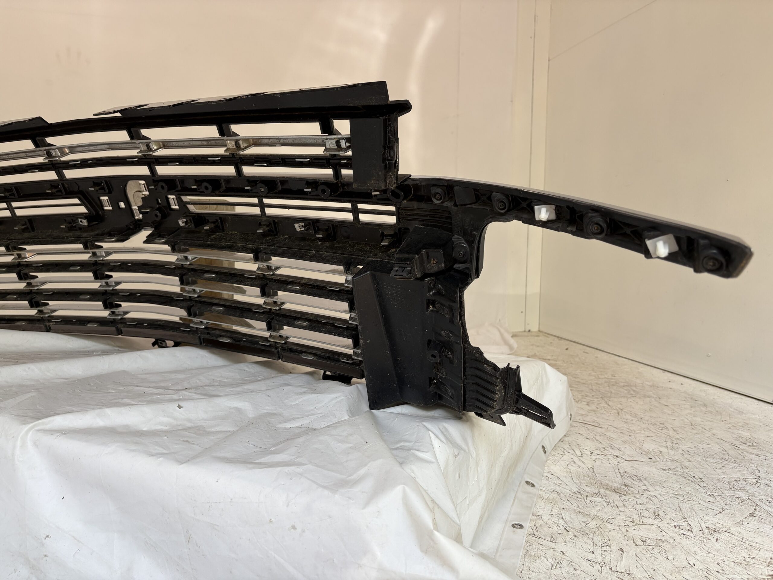 2021-2024 Chevrolet Suburban & Tahoe Grille