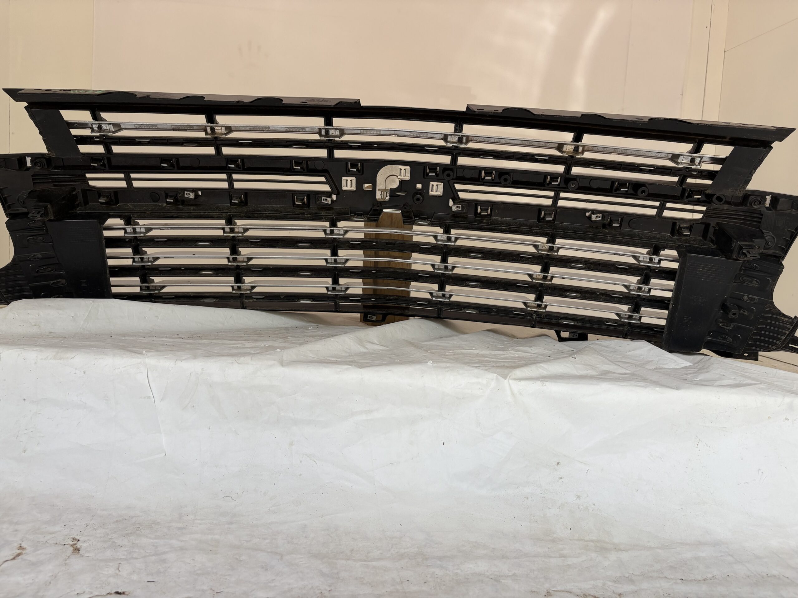 2021-2024 Chevrolet Suburban & Tahoe Grille