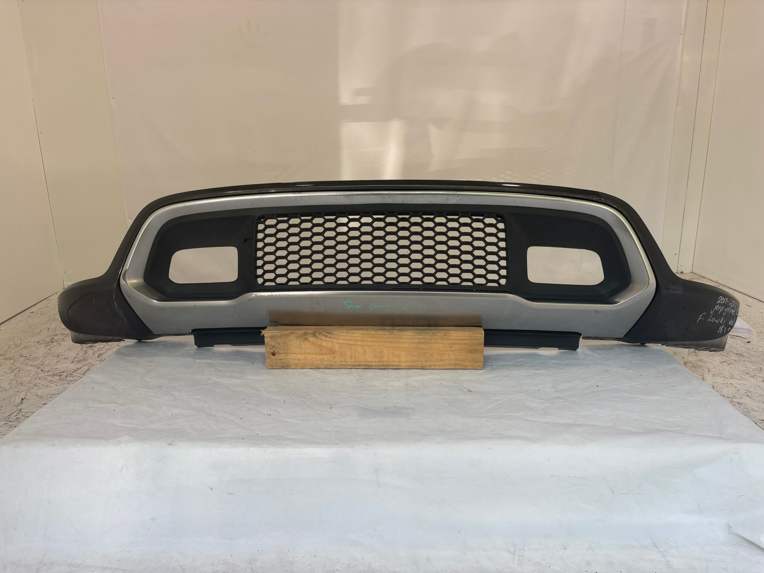 2017-2021 Jeep Grand Cherokee Front Lower Valance