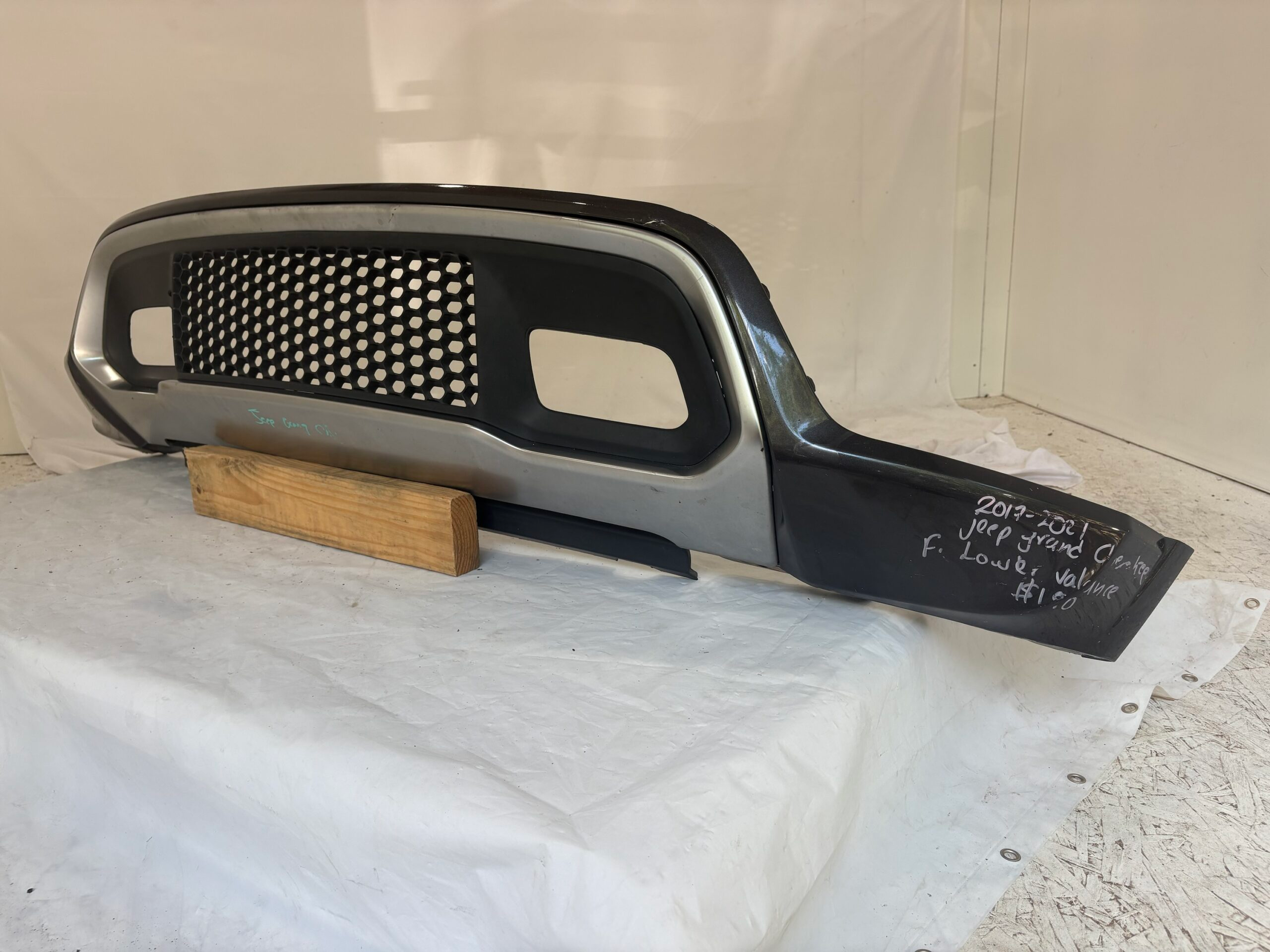 2017-2021 Jeep Grand Cherokee Front Lower Valance