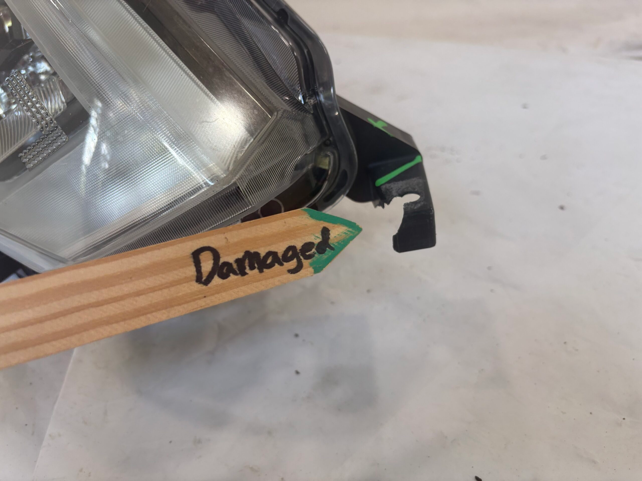 2017-2019 Nissan Rogue Passenger Headlight