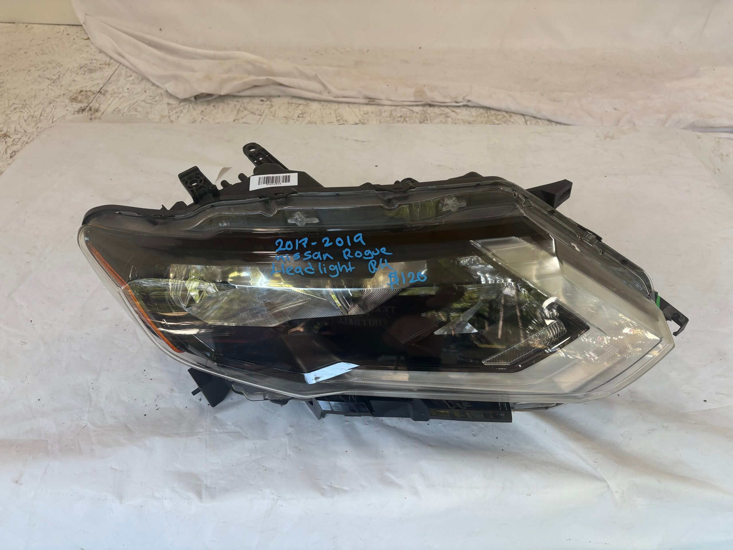 2017-2019 Nissan Rogue Passenger Headlight