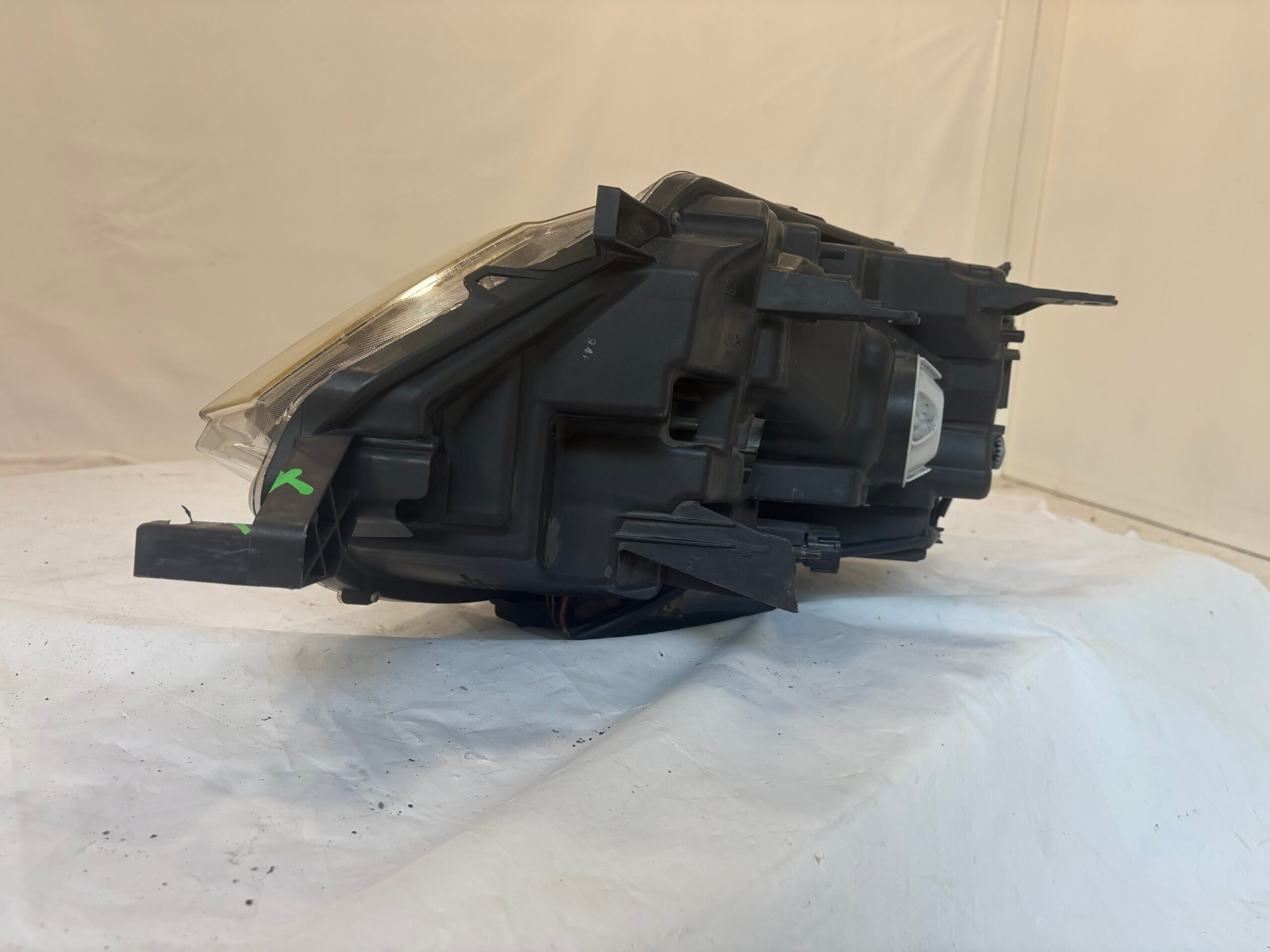 2017-2019 Nissan Rogue Passenger Headlight