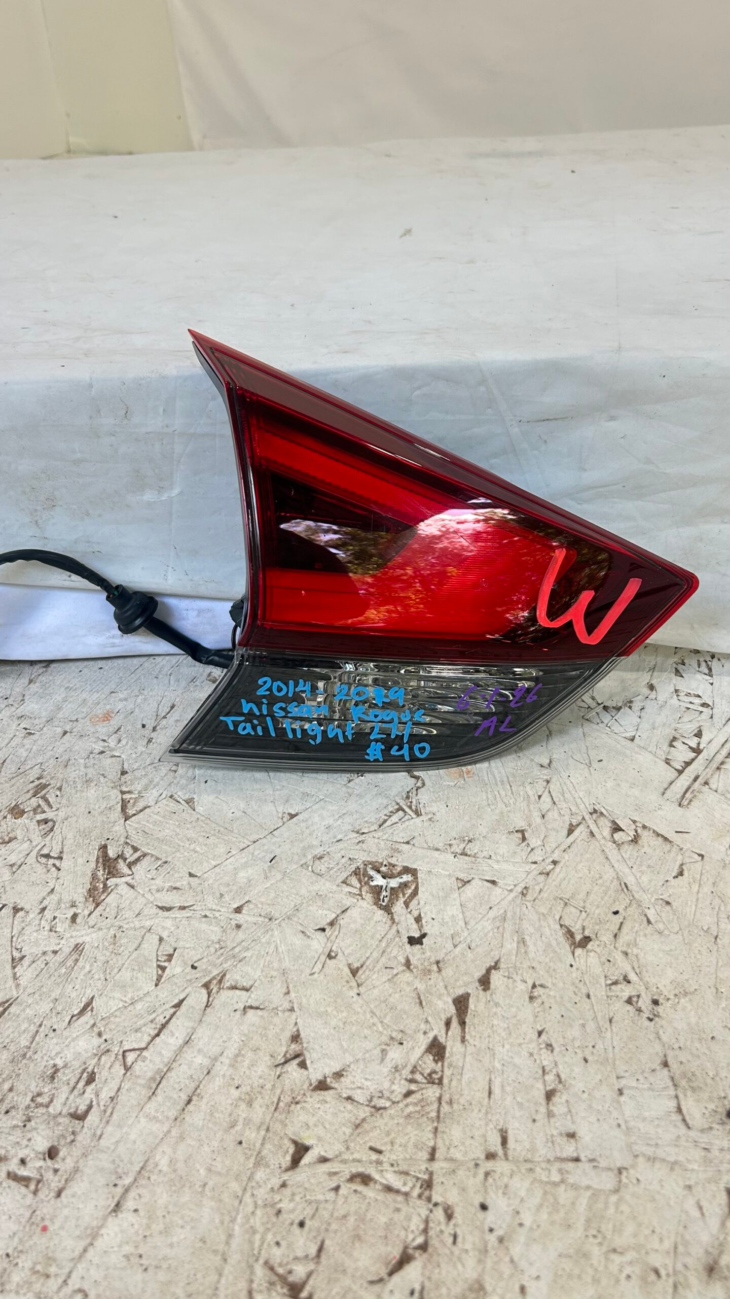 2014-2020 Nissan Rogue Driver inner taillight