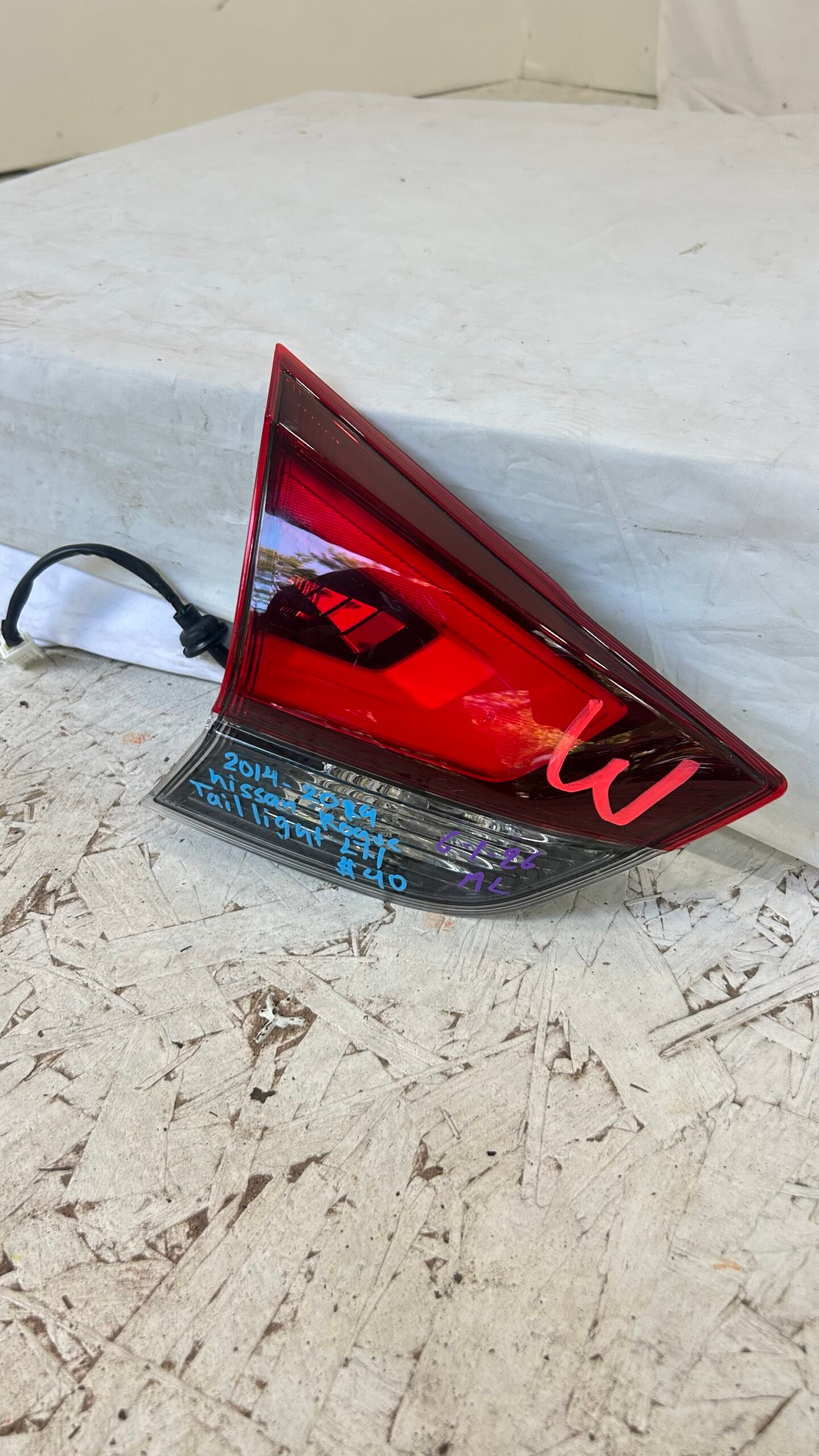 2014-2020 Nissan Rogue Driver inner taillight