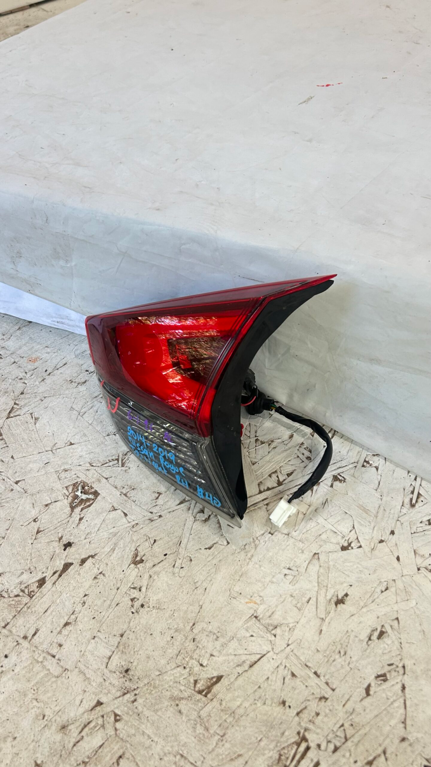 2014-2020  Nissan Rogue Passenger inner Taillight