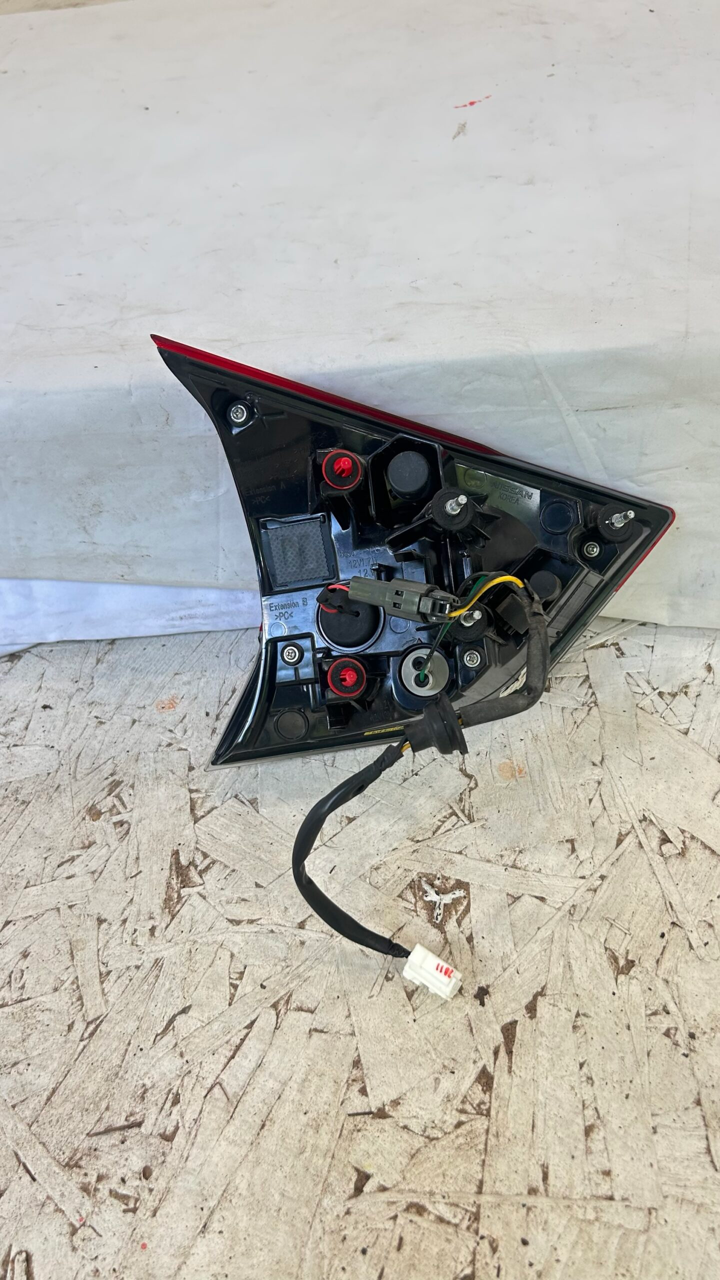 2014-2020  Nissan Rogue Passenger inner Taillight