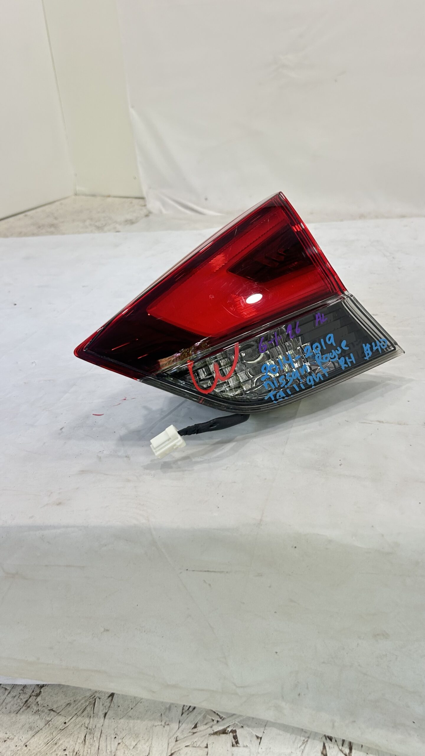 2014-2020  Nissan Rogue Right inner Taillight