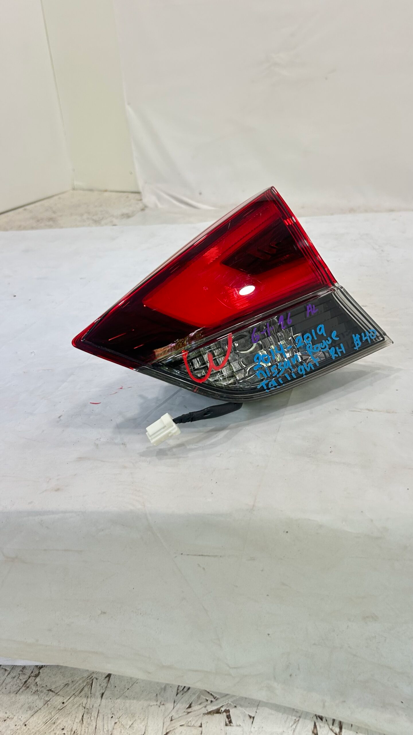 2014-2020  Nissan Rogue Passenger inner Taillight
