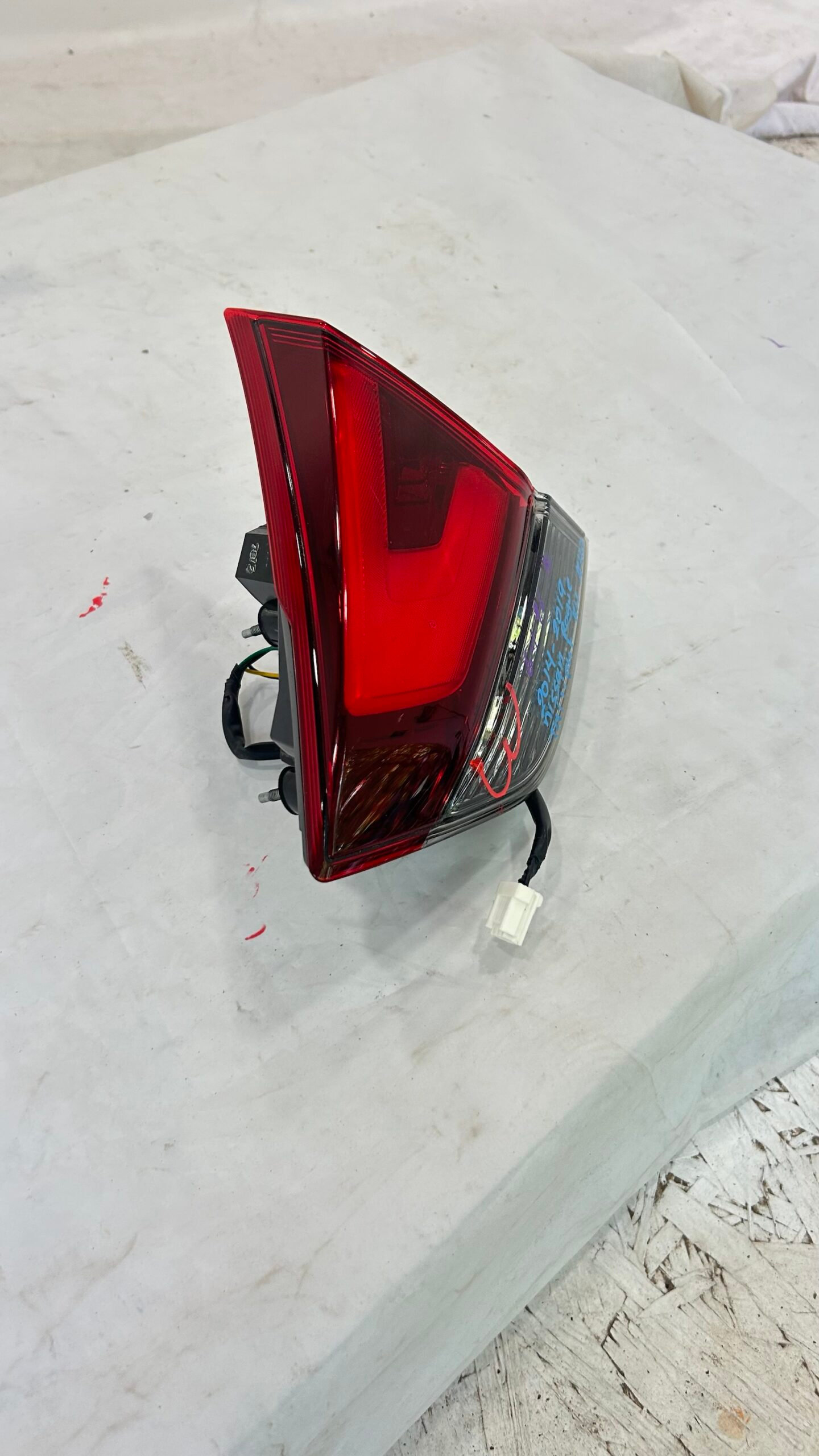 2014-2020  Nissan Rogue Passenger inner Taillight