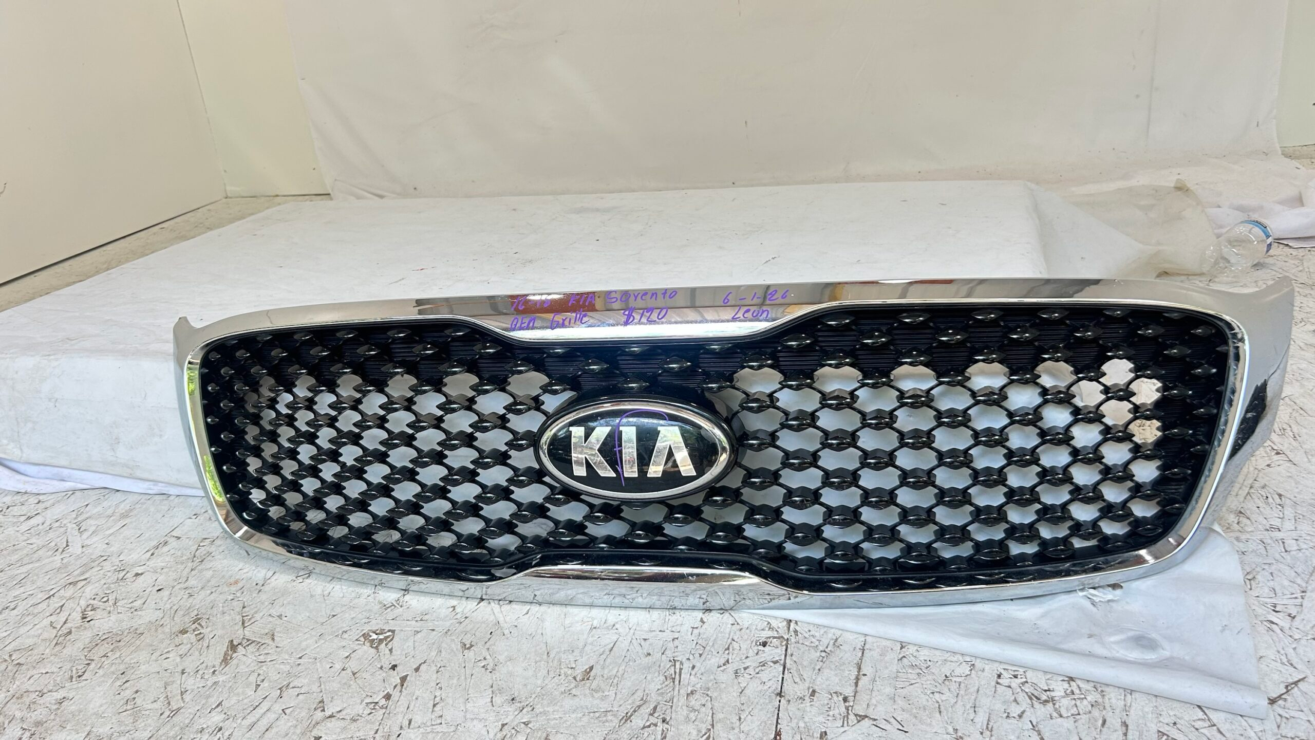 2016-2018 Kia Sorento Grille