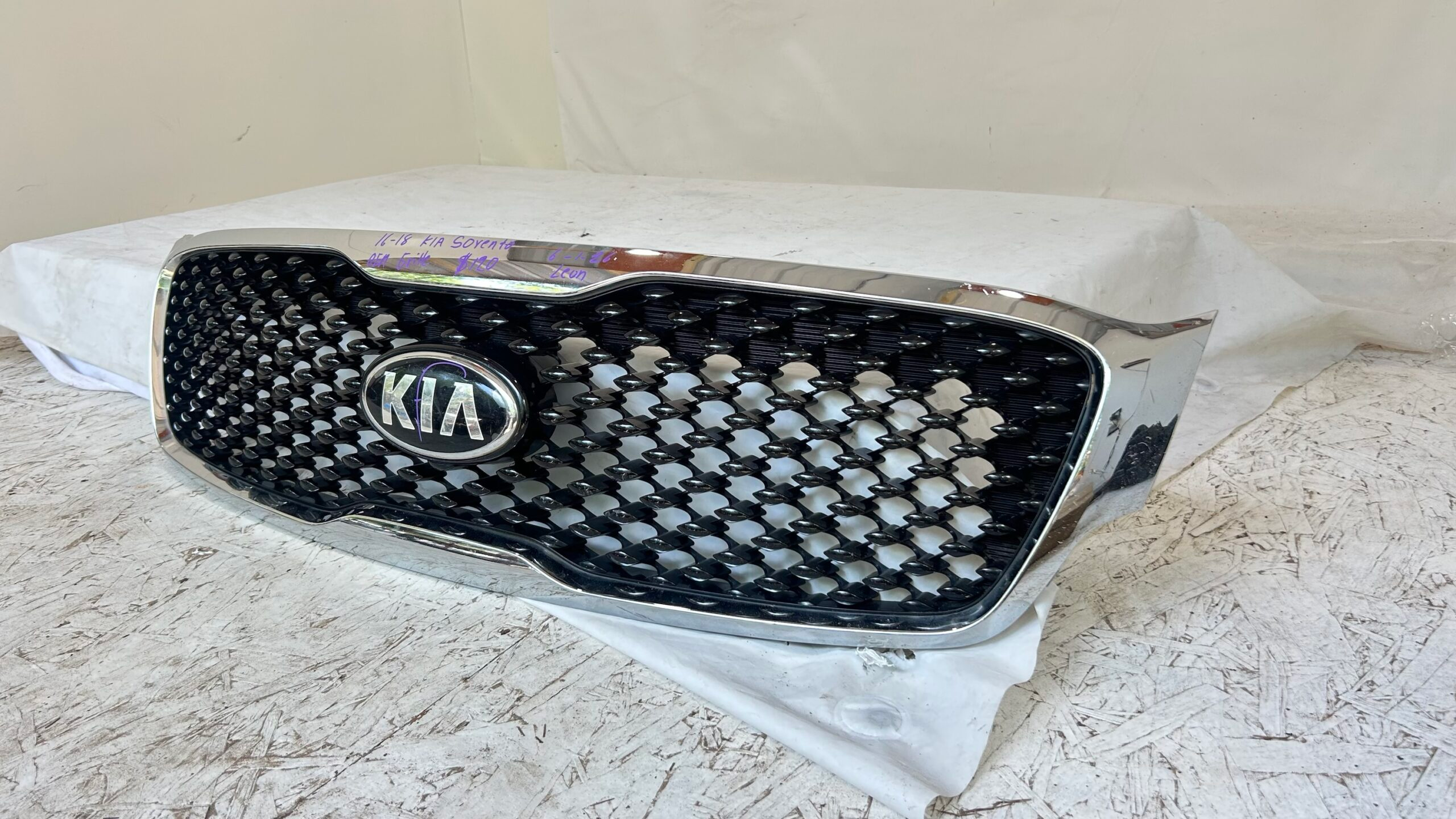 2016-2018 Kia Sorento Grille