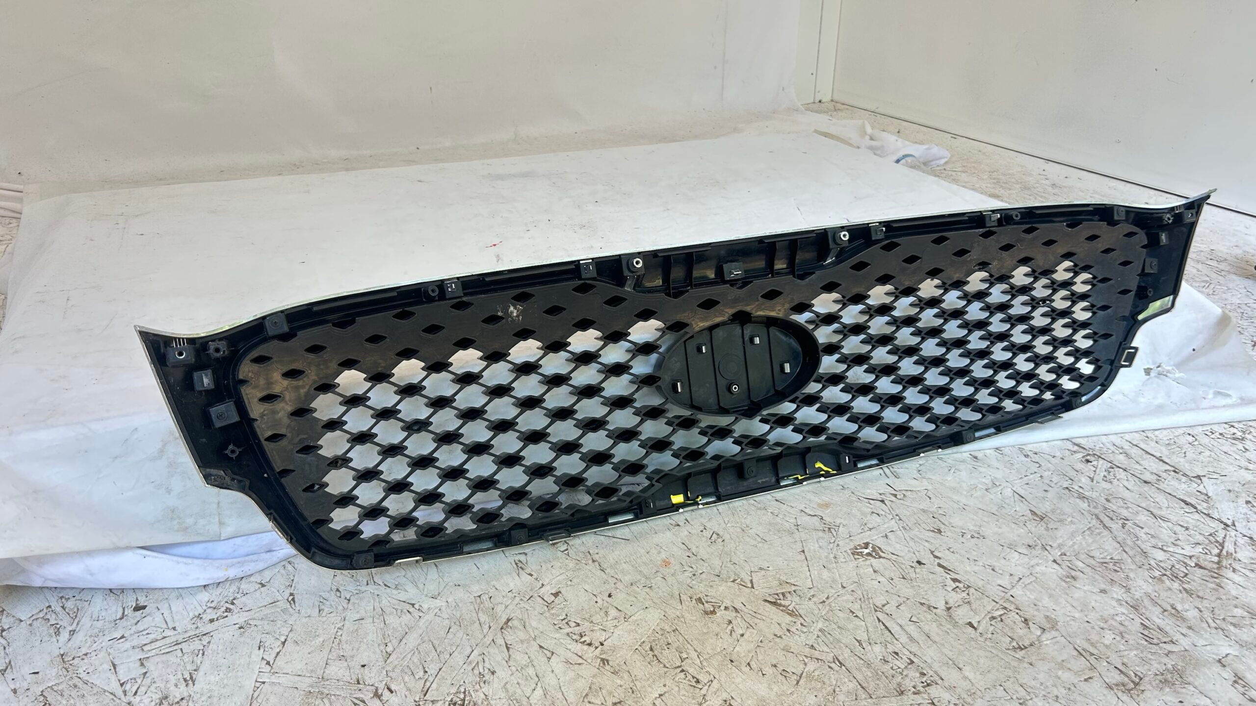 2016-2018 Kia Sorento Grille