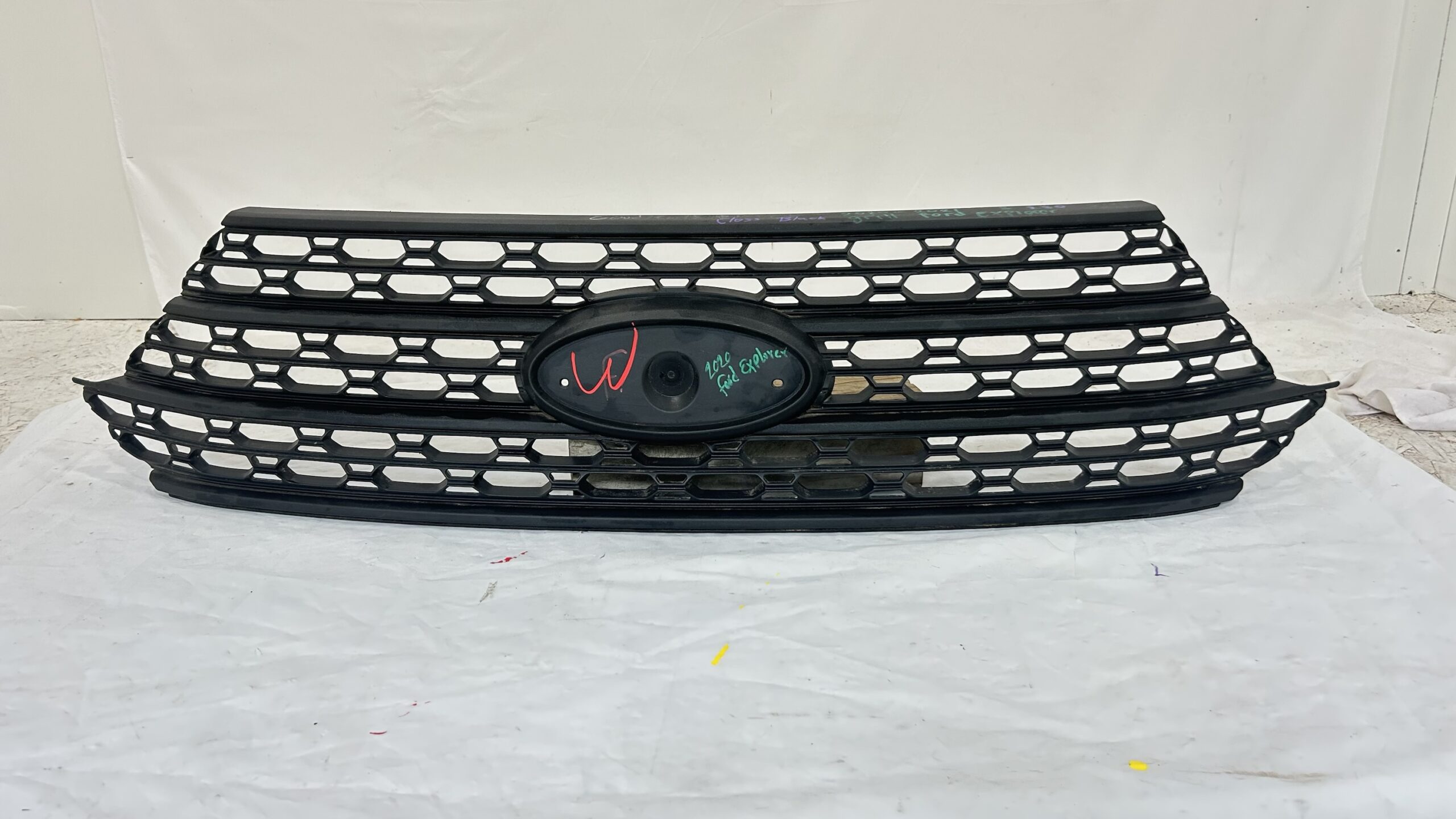 2020-2021 Ford Explorer Gloss Black Grille