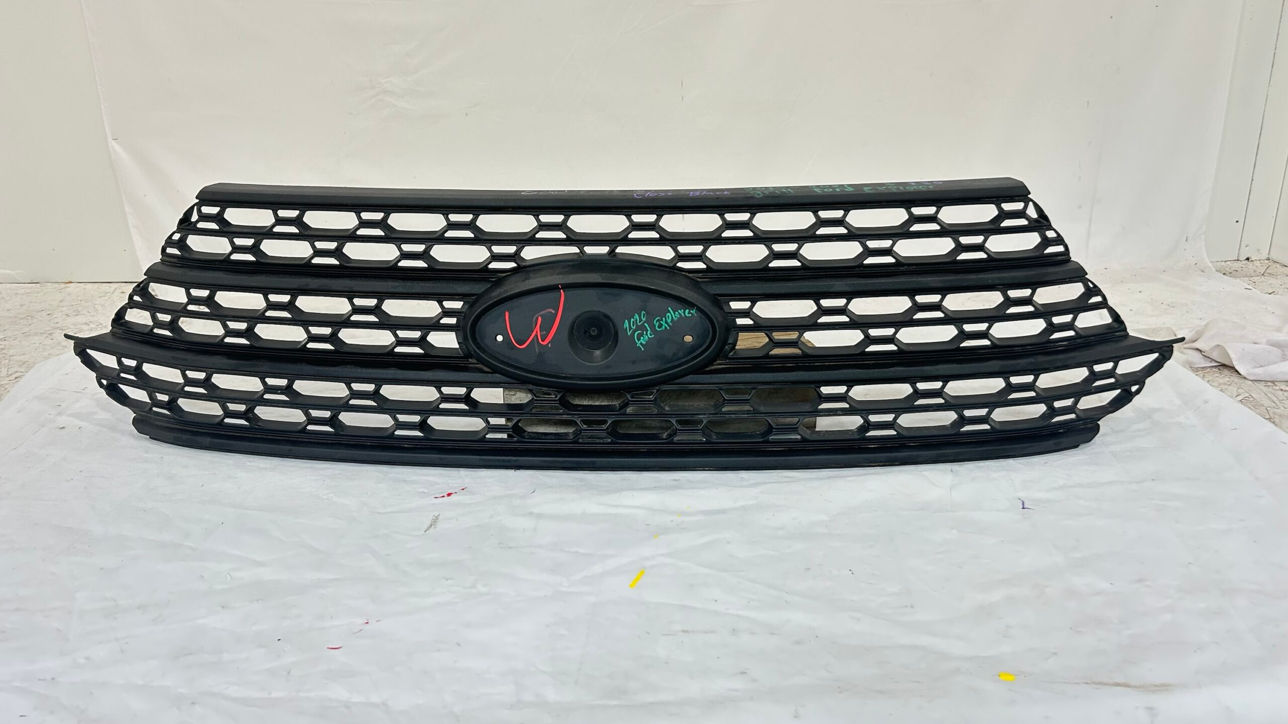 2020-2021 Ford Explorer Gloss Black Grille