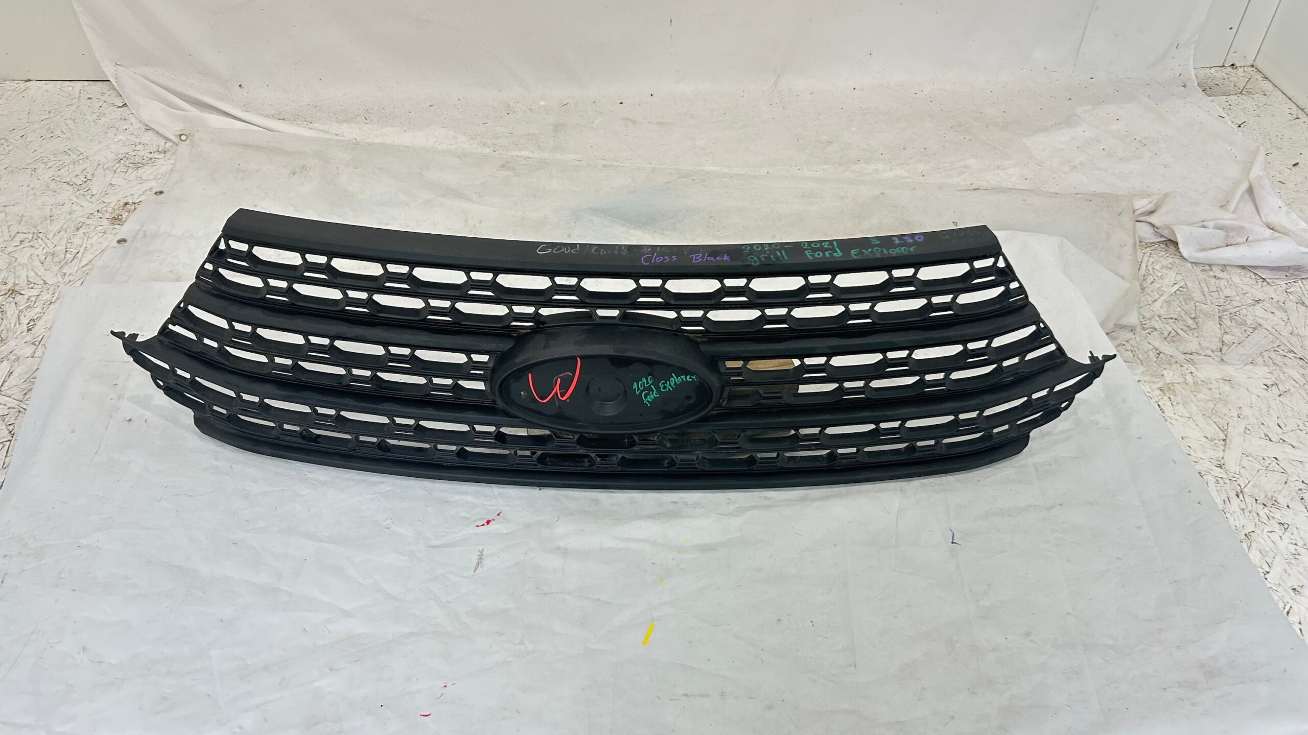 2020-2021 Ford Explorer Gloss Black Grille
