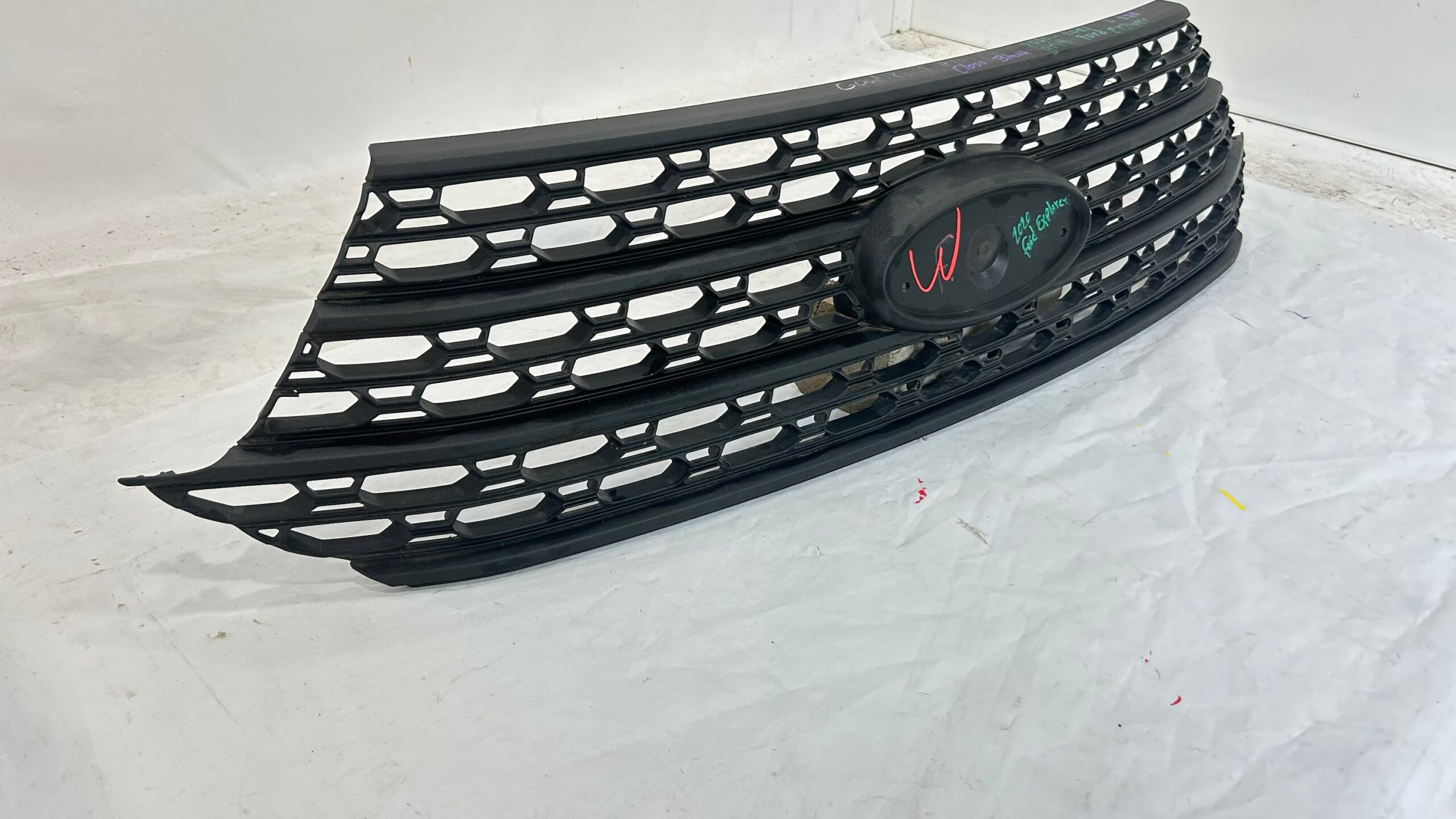 2020-2021 Ford Explorer Gloss Black Grille