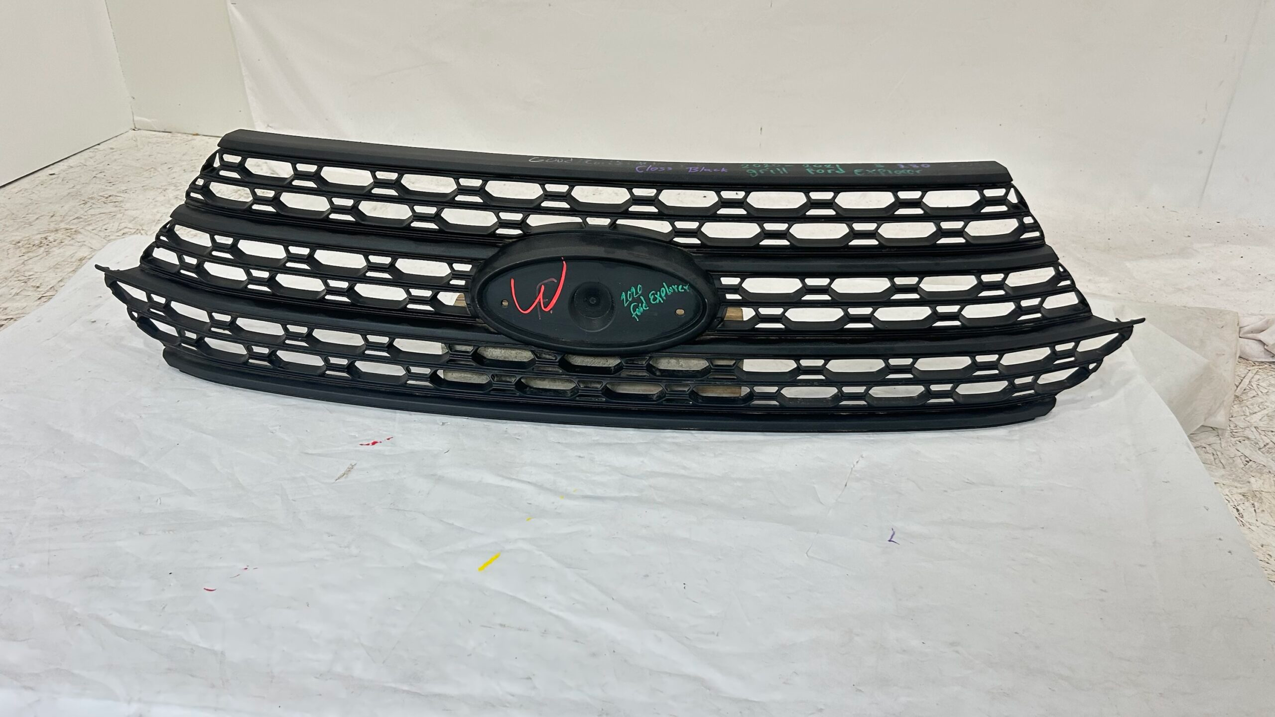 2020-2021 Ford Explorer Gloss Black Grille