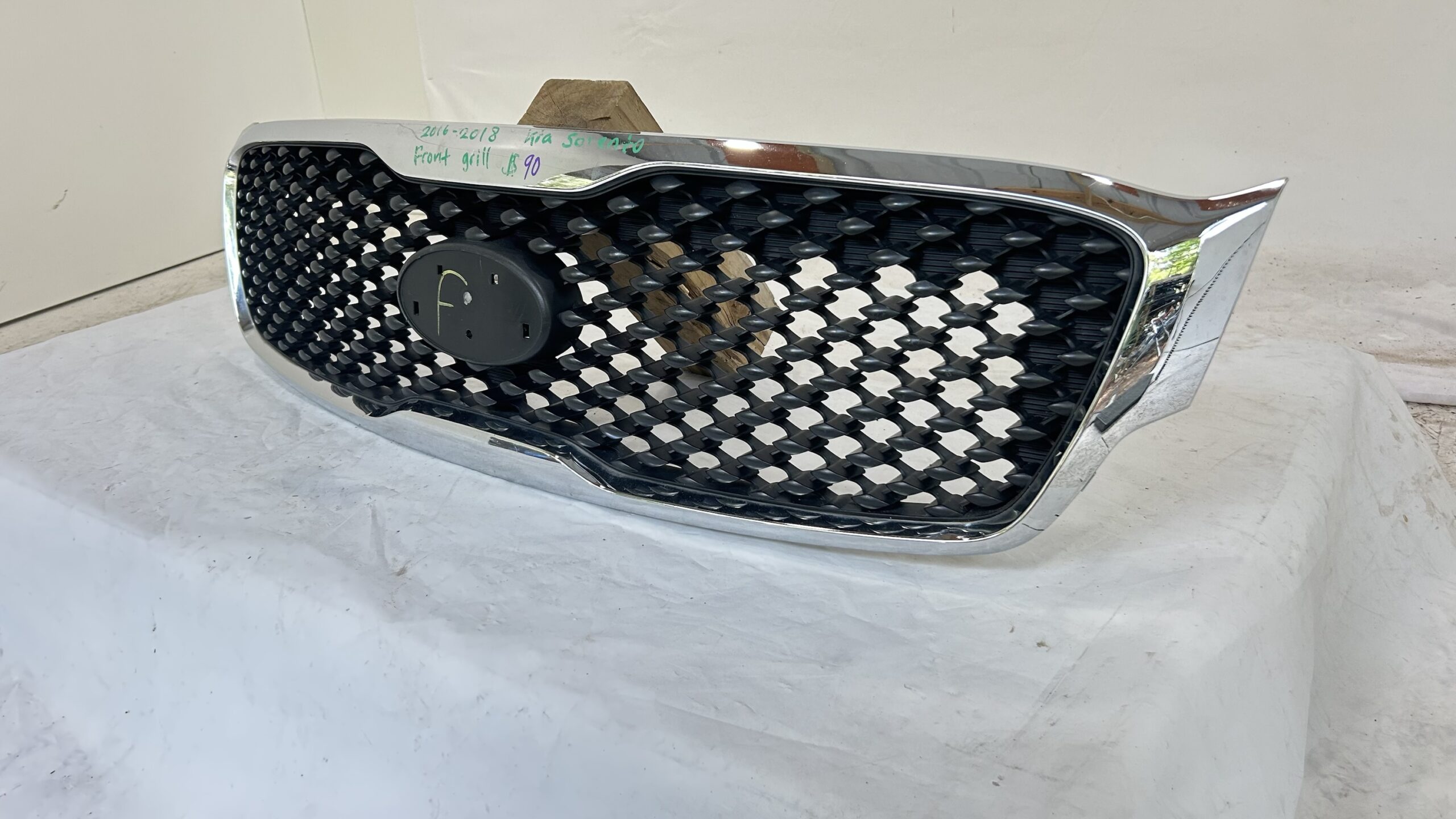 2016-2018 KIA Sorento Grille
