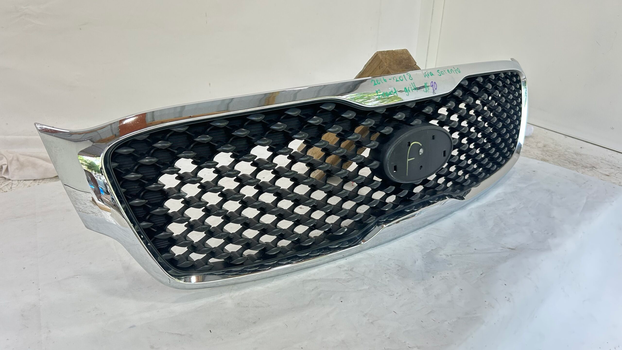 2016-2018 KIA Sorento Grille