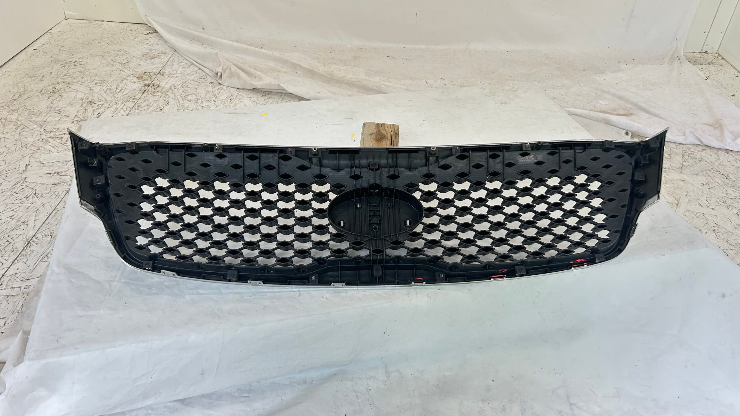 2016-2018 KIA Sorento Grille