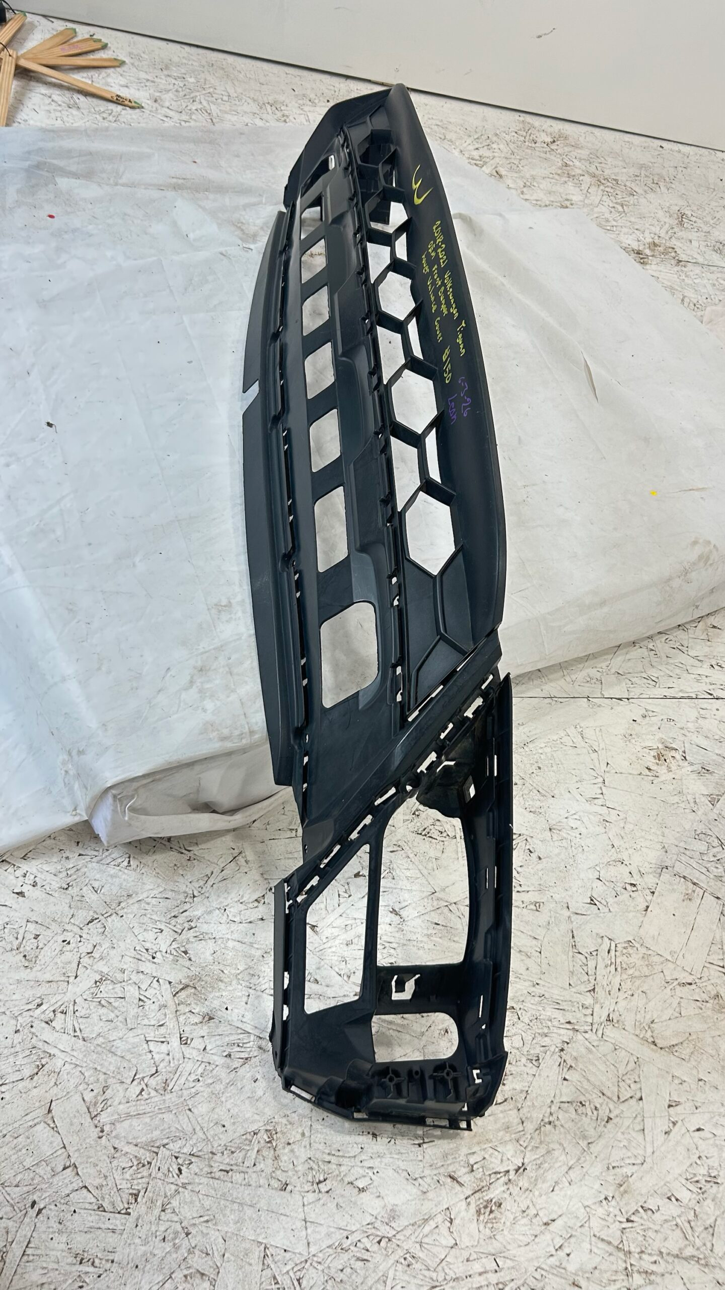 2018-2021 Volkswagen Tiguan front bumper lower valance cover