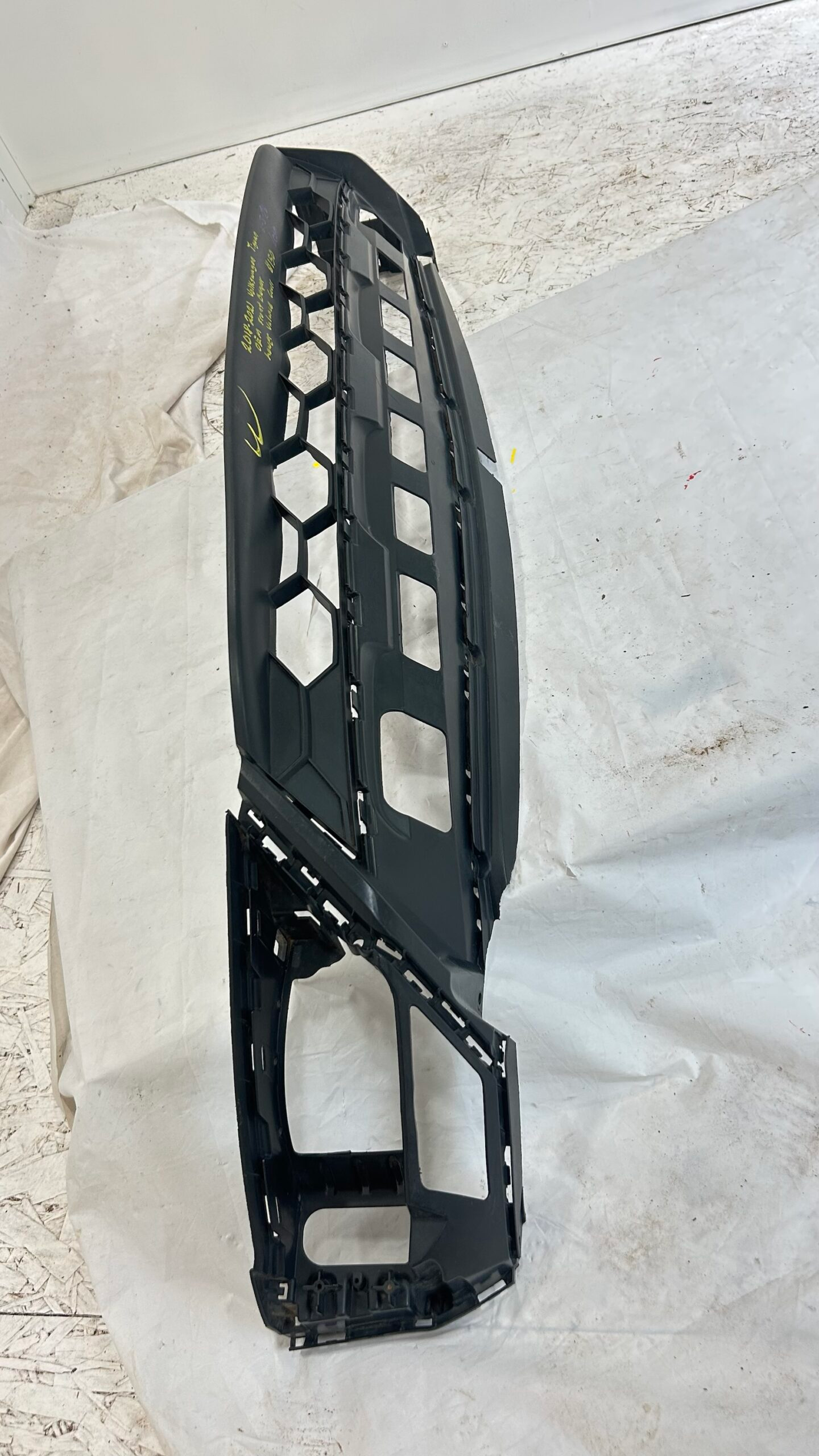 2018-2021 Volkswagen Tiguan front bumper lower valance cover