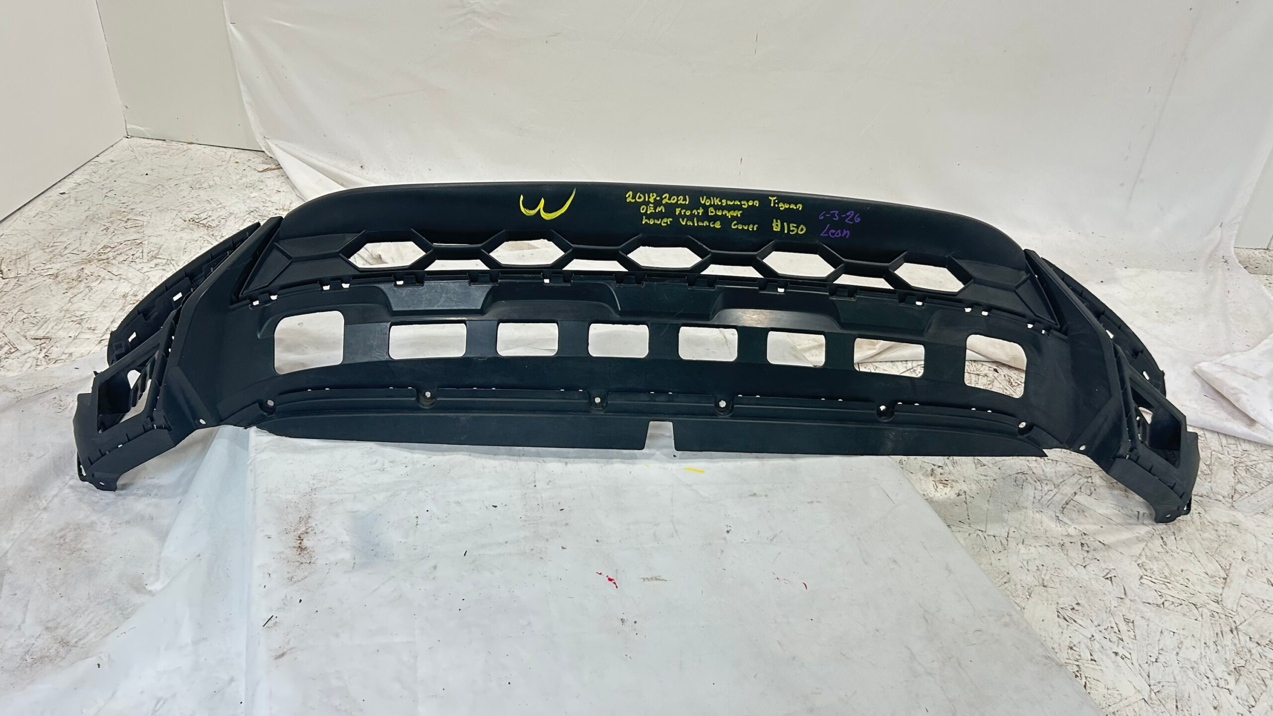 2018-2021 Volkswagen Tiguan front bumper lower valance cover