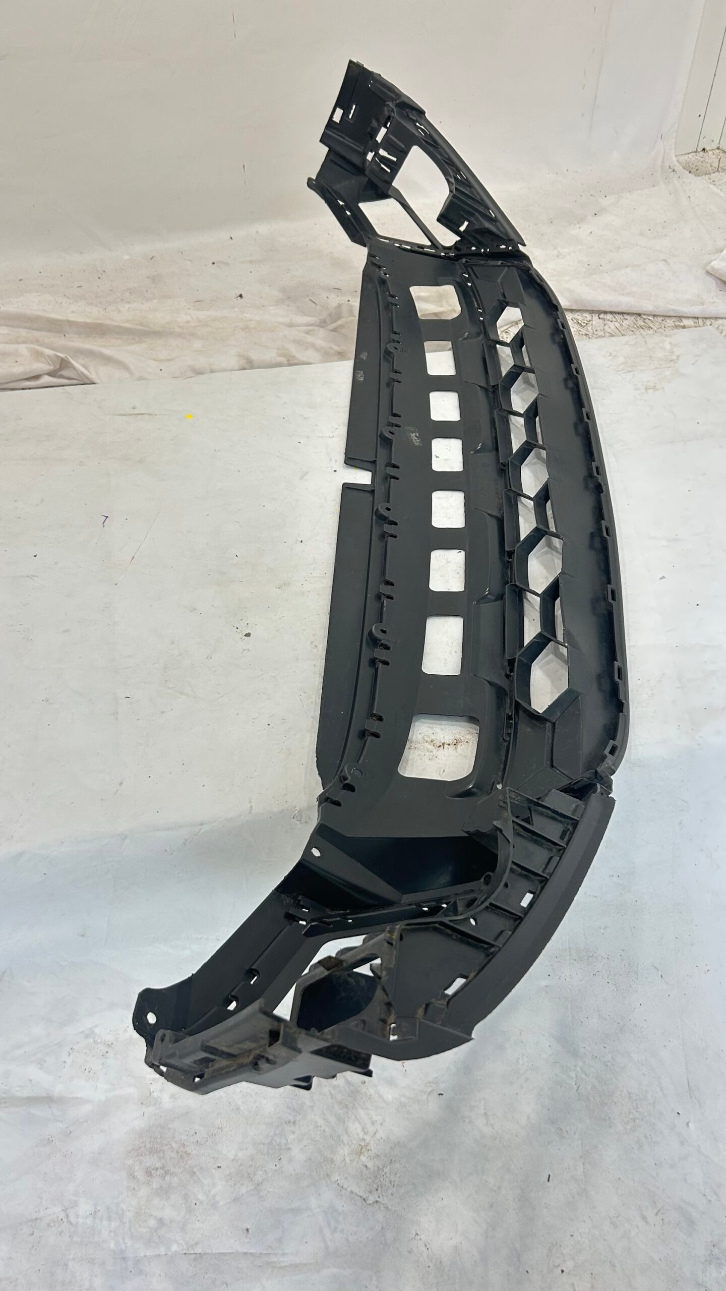 2018-2021 Volkswagen Tiguan front bumper lower valance cover